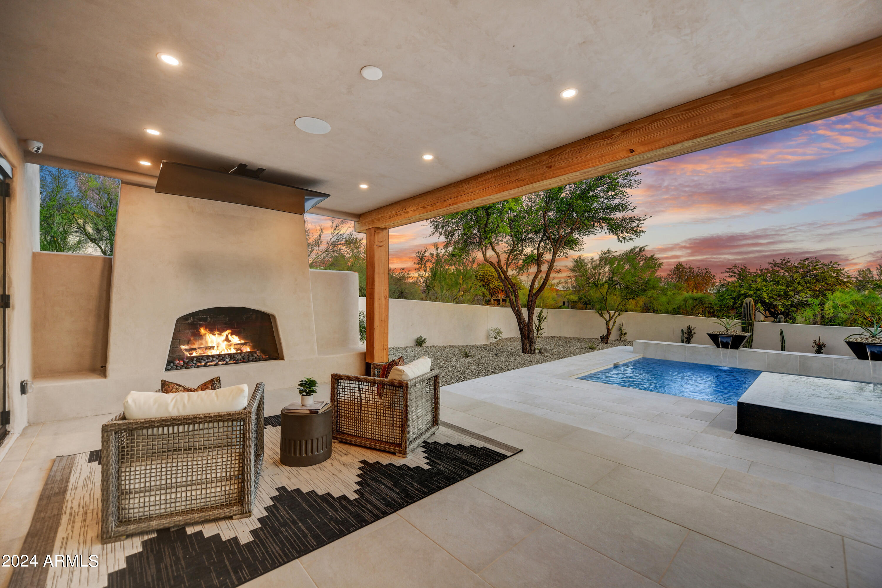 9015 E LOS GATOS Drive