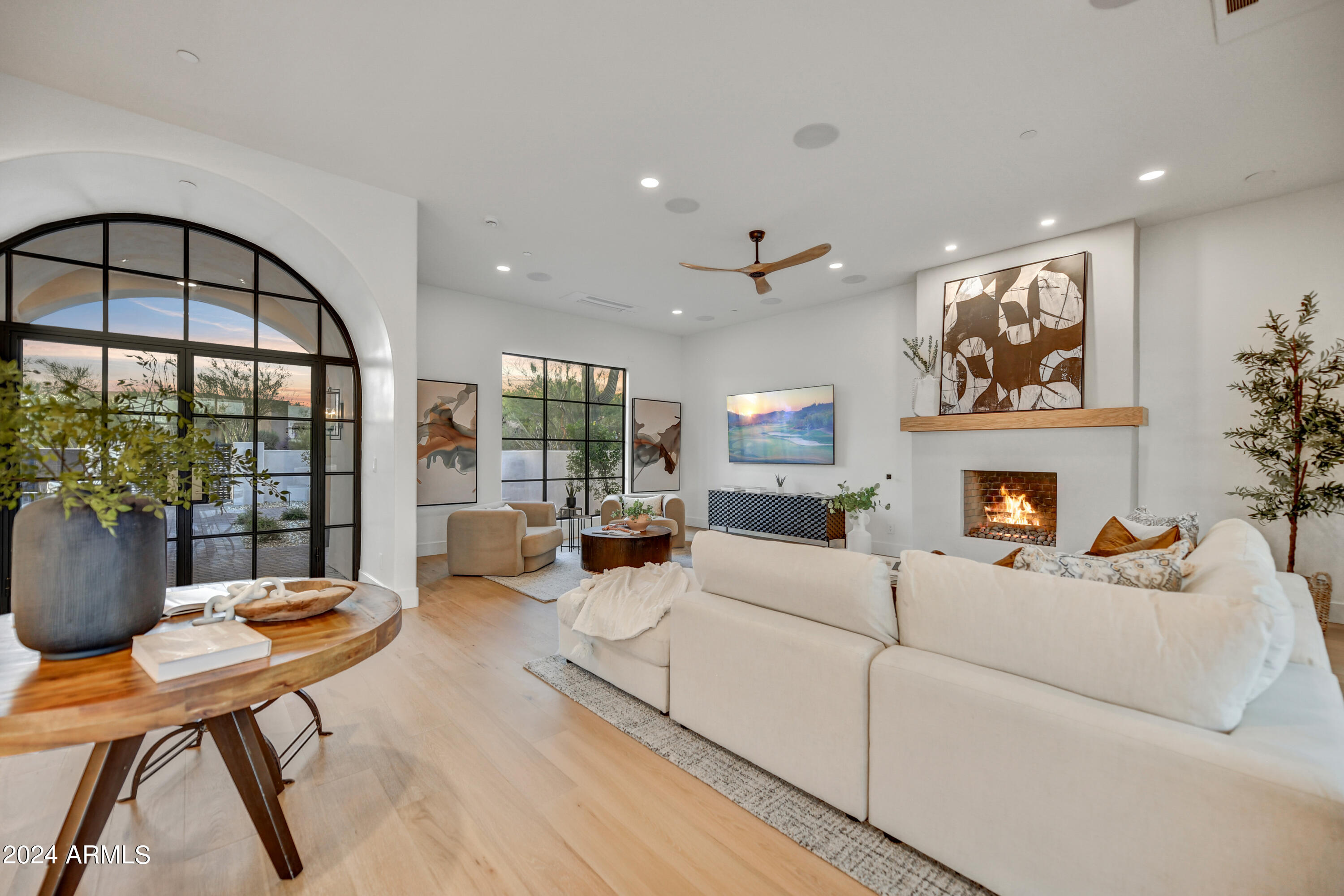 9015 E LOS GATOS Drive