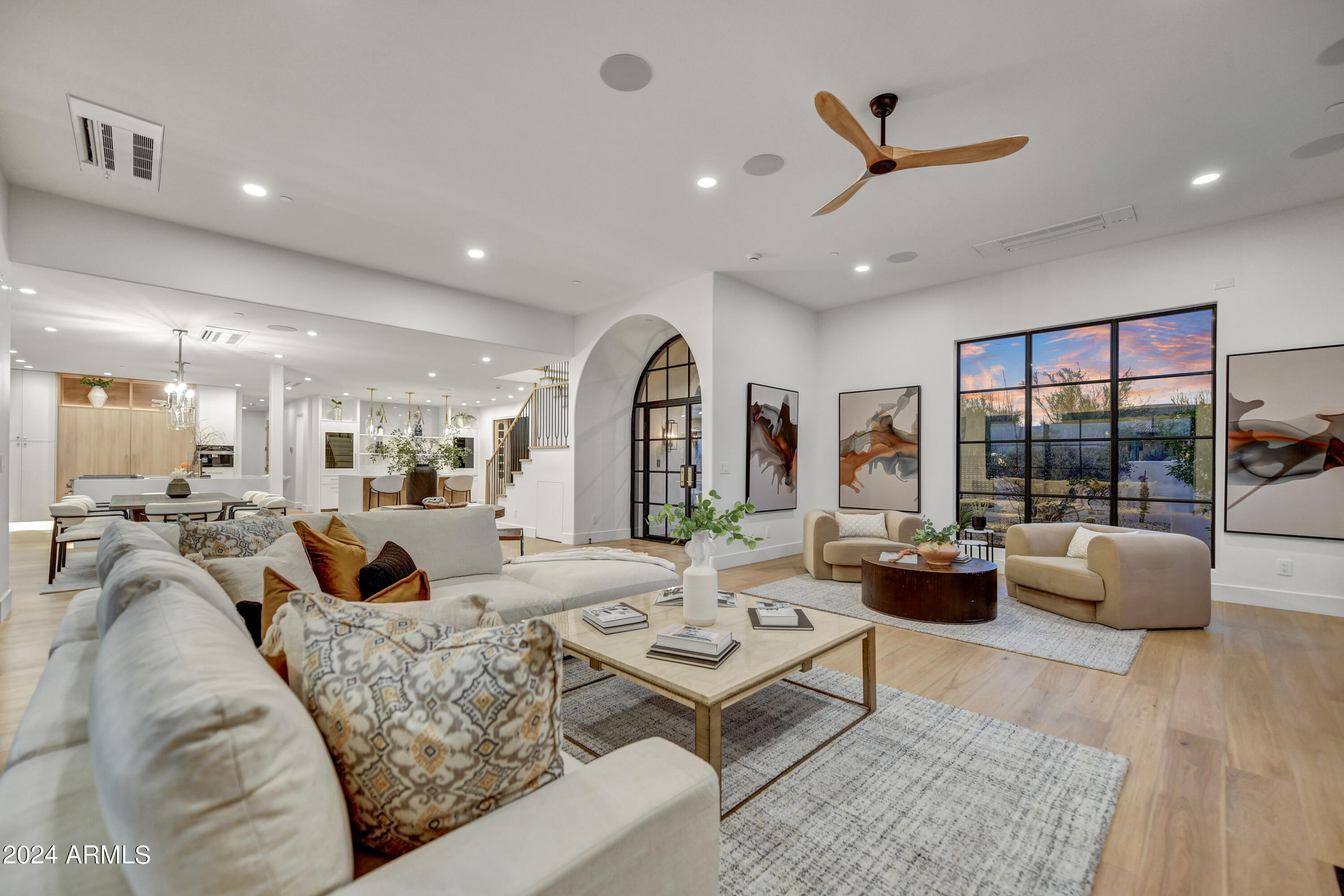 9015 E LOS GATOS Drive