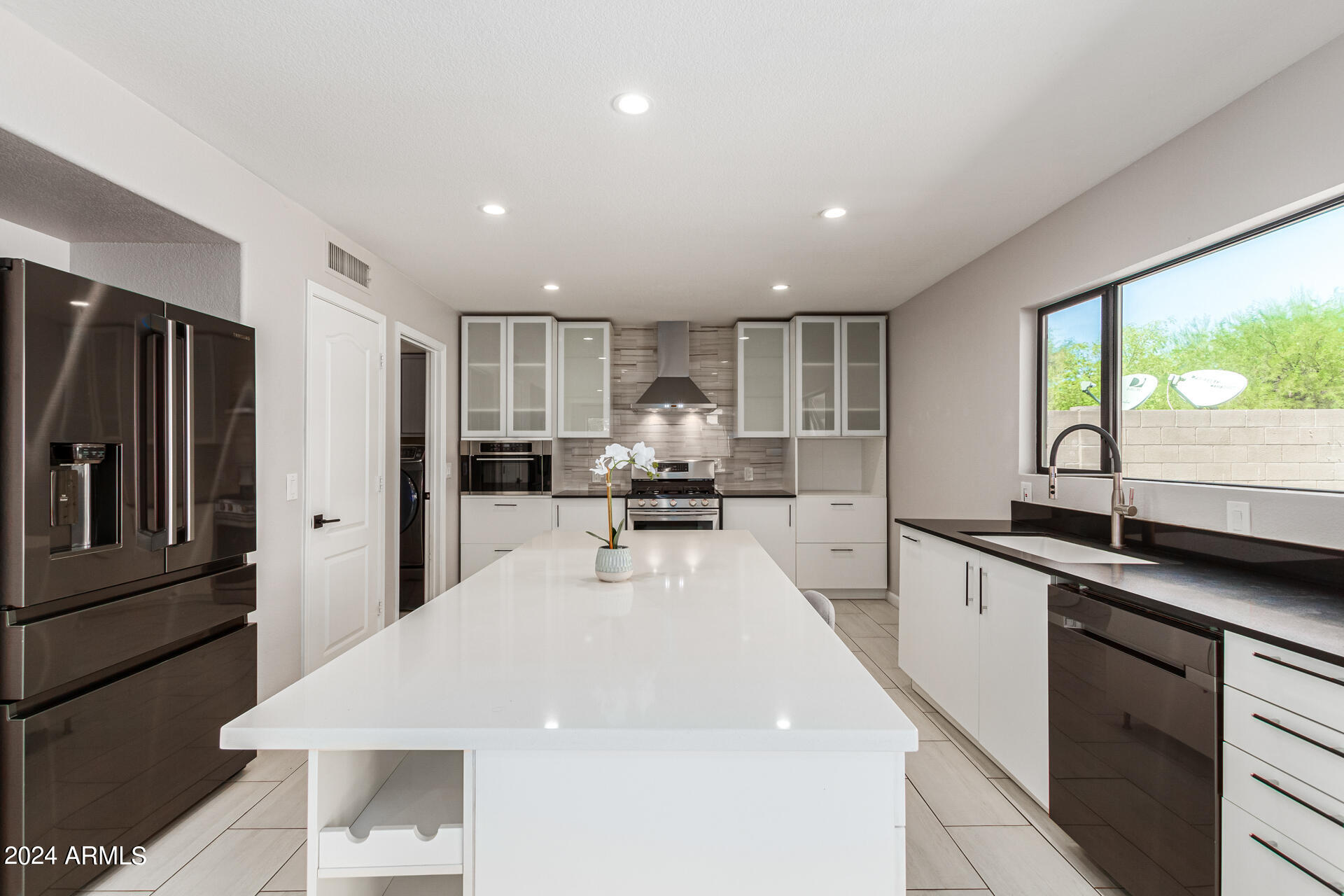 2434 W RUNNING DEER Trail