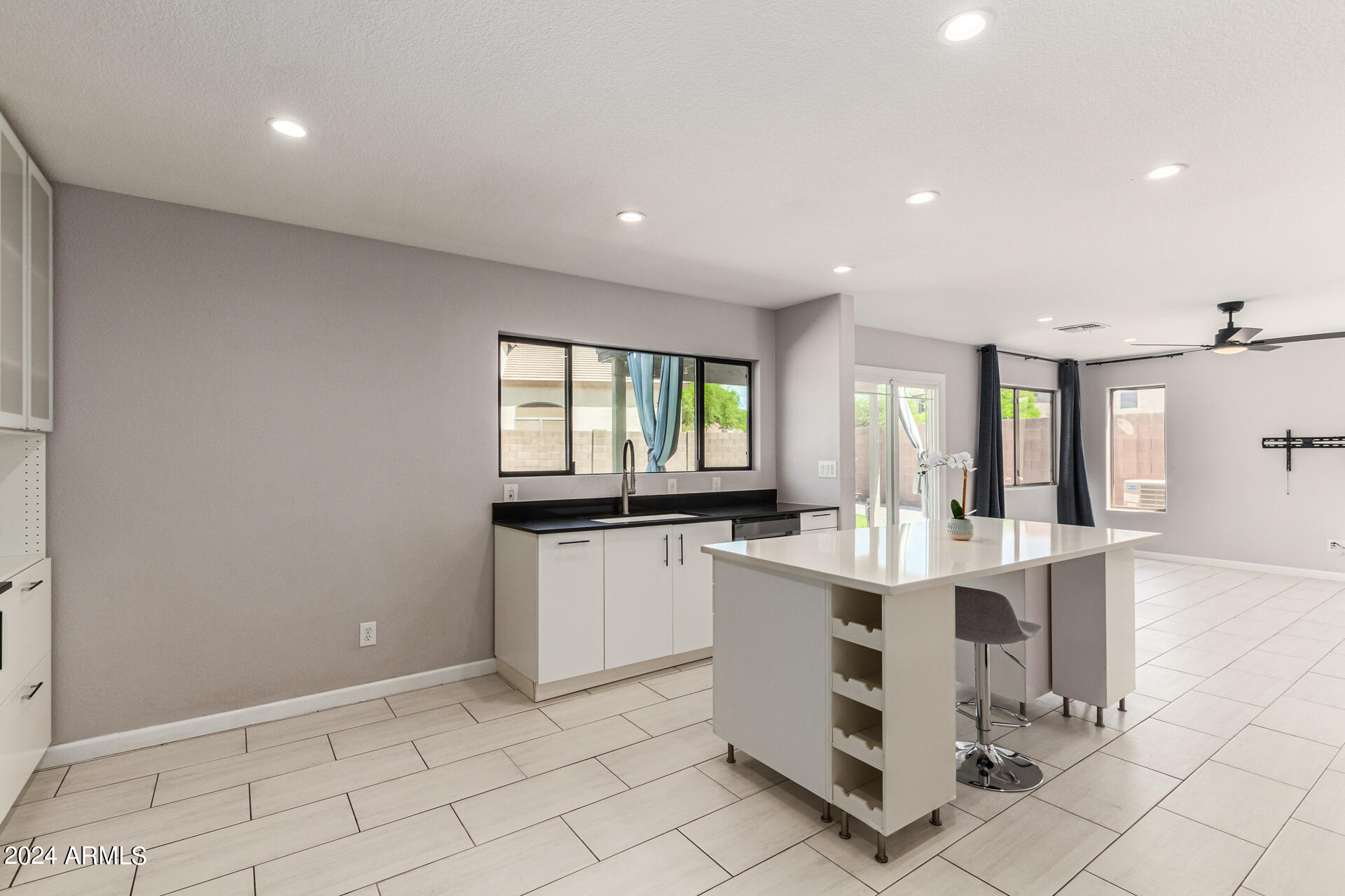 2434 W RUNNING DEER Trail