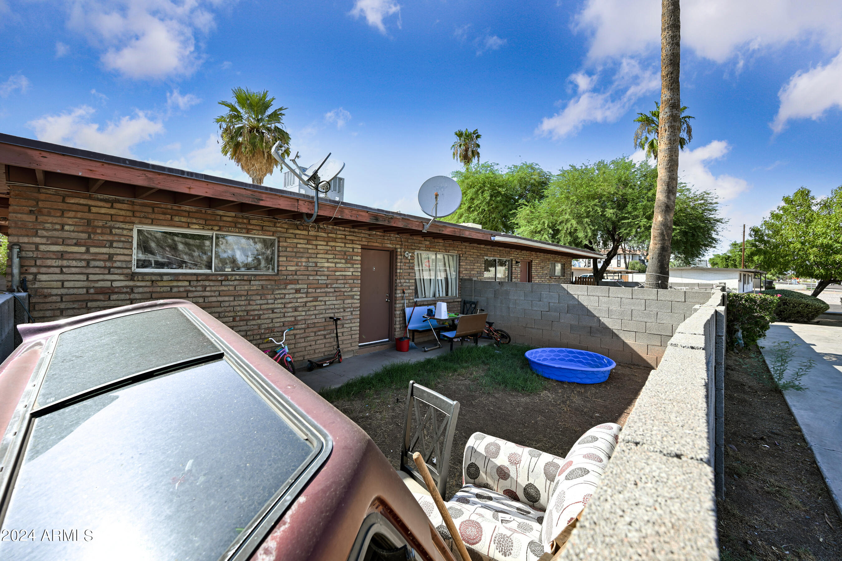 1973 E 10TH Street