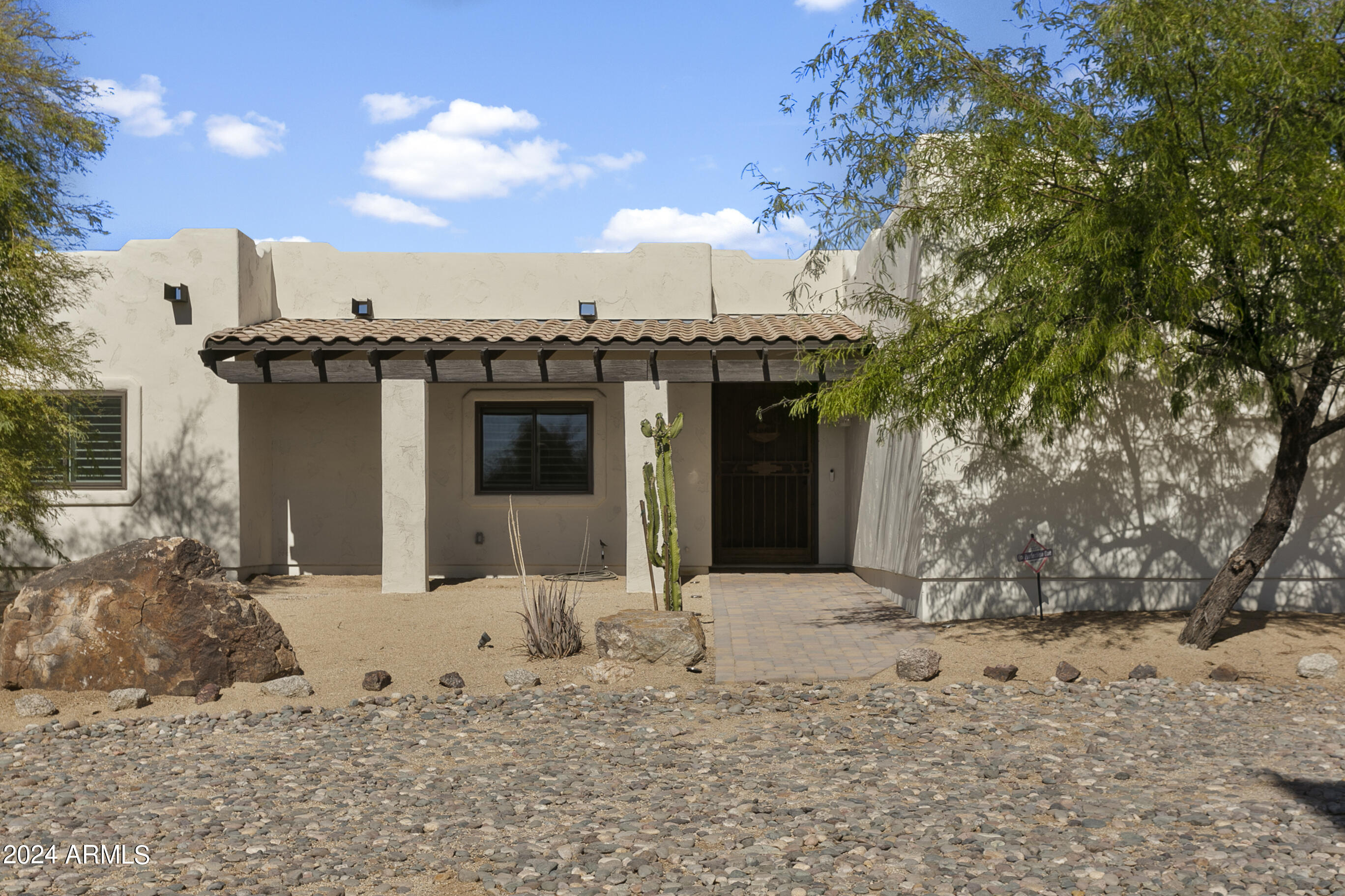 6040 E MORNING VISTA Lane