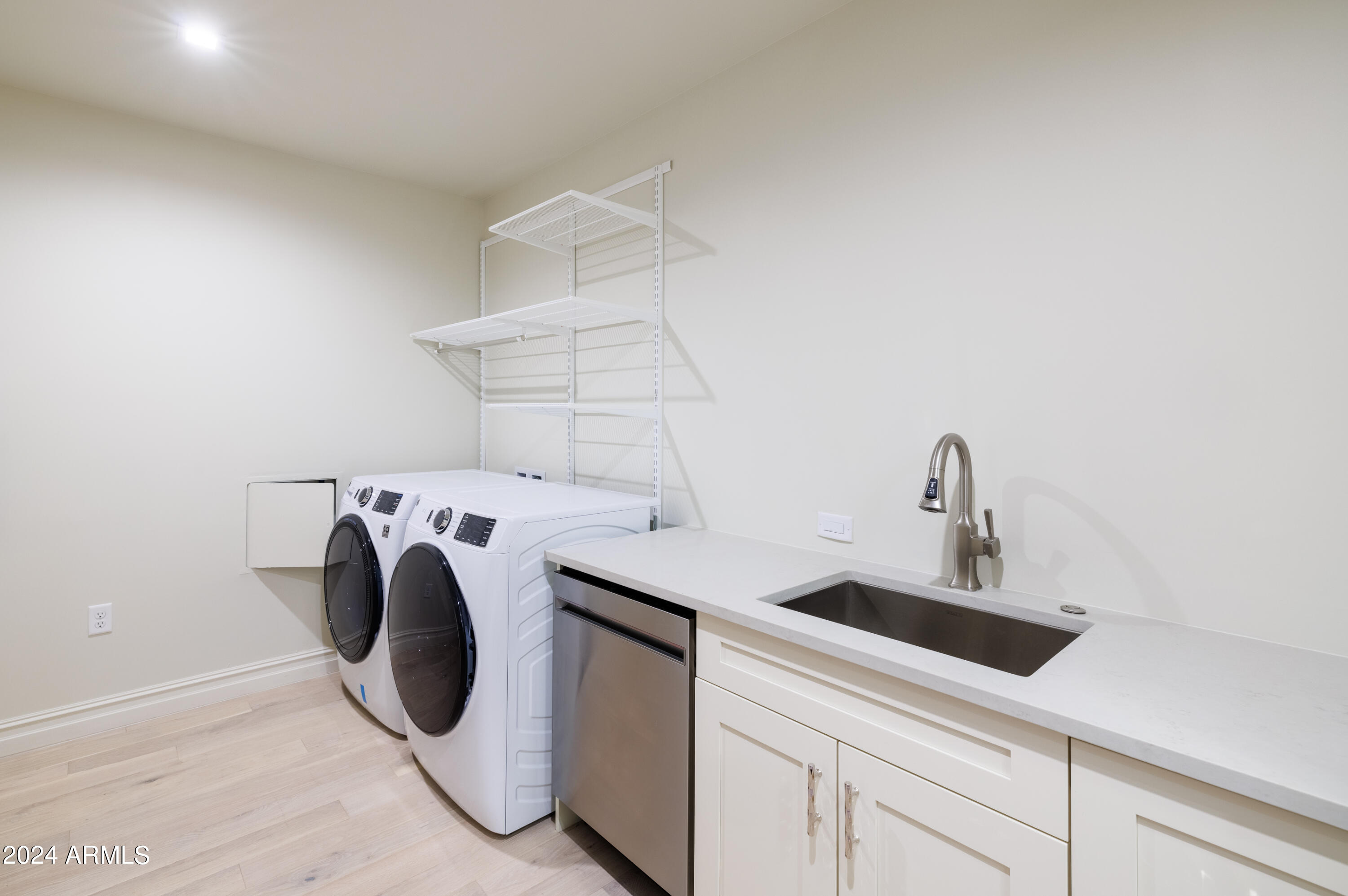 4240 E Camelback Road, 106
