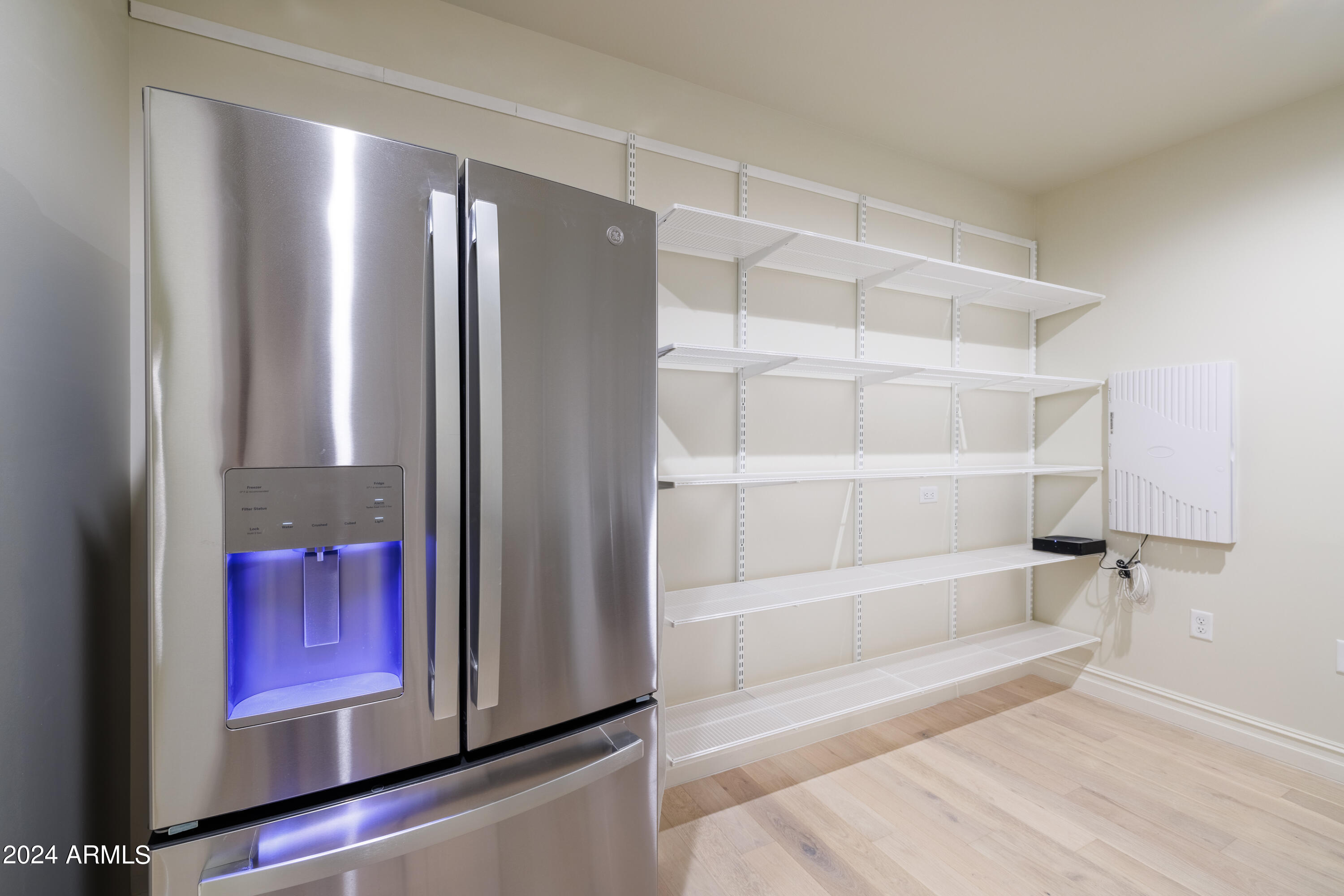 4240 E Camelback Road, 106
