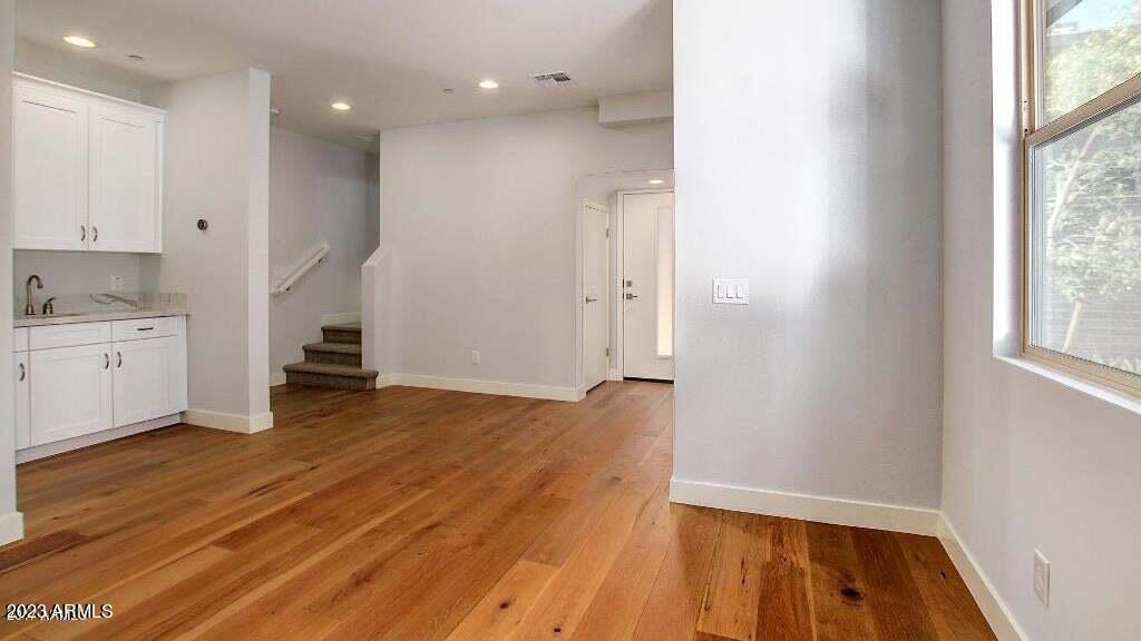 3510 N MILLER Road, 1012