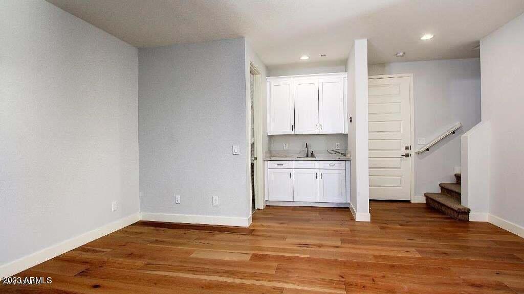3510 N MILLER Road, 1012