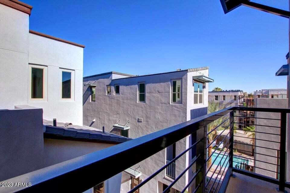 3510 N MILLER Road, 1012