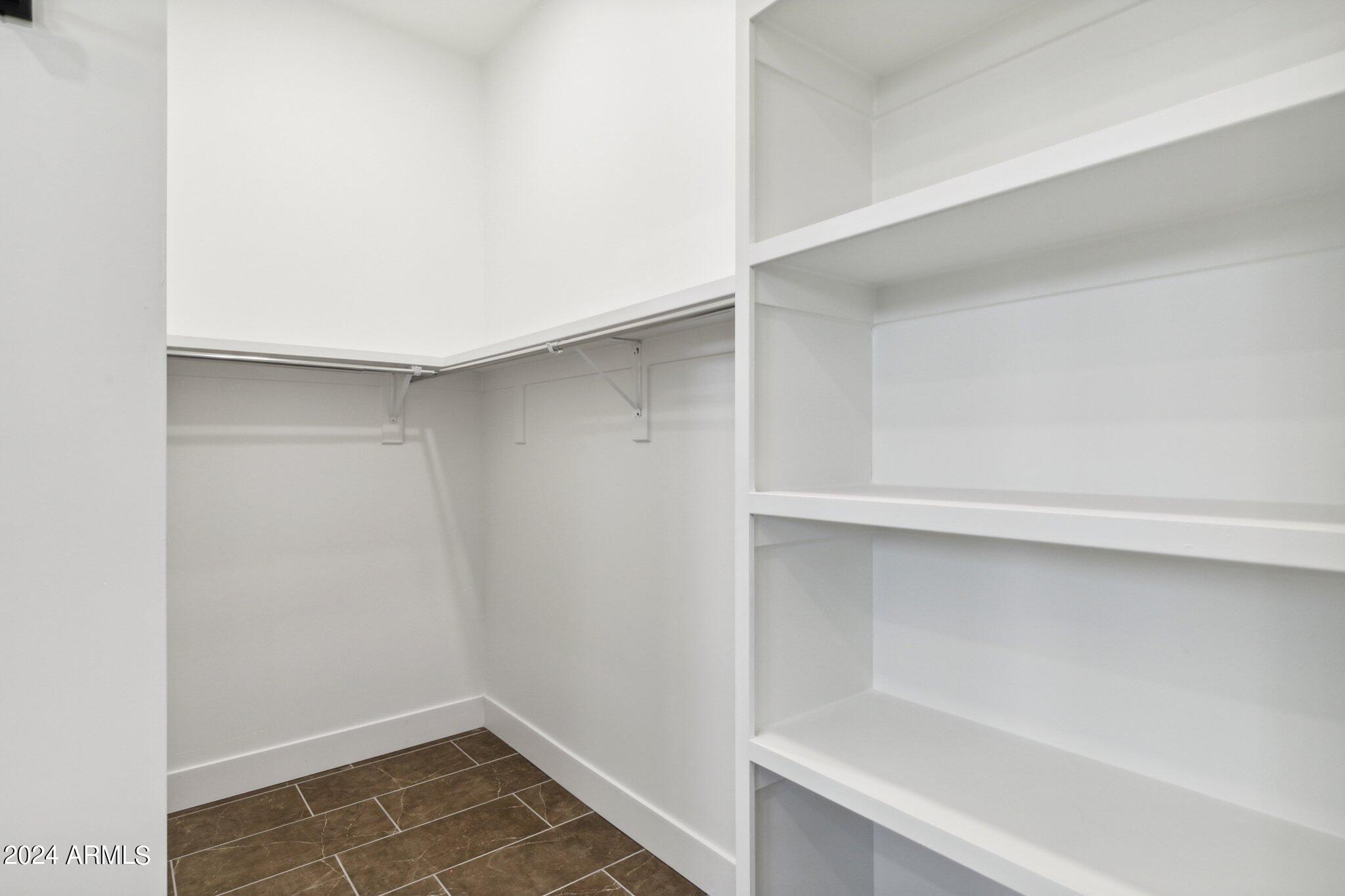 1501 N MILLER Road 1016