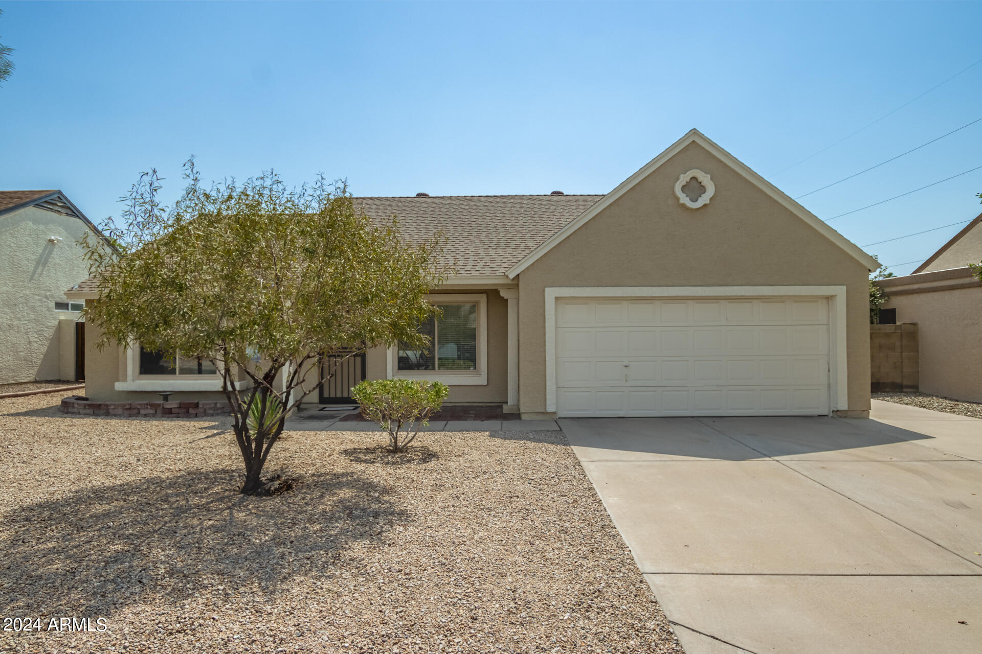 1213 E SEQUOIA Drive