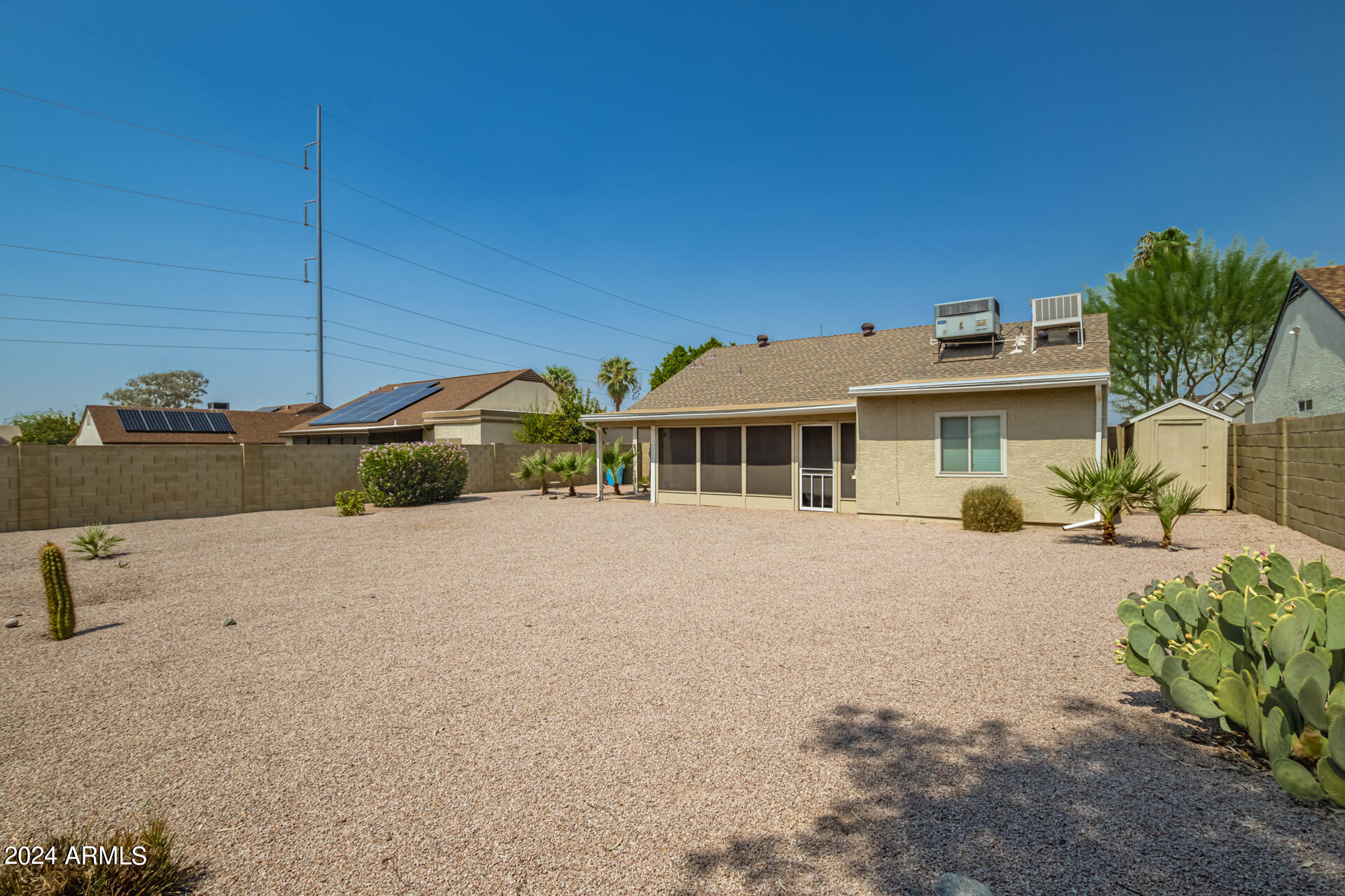 1213 E SEQUOIA Drive