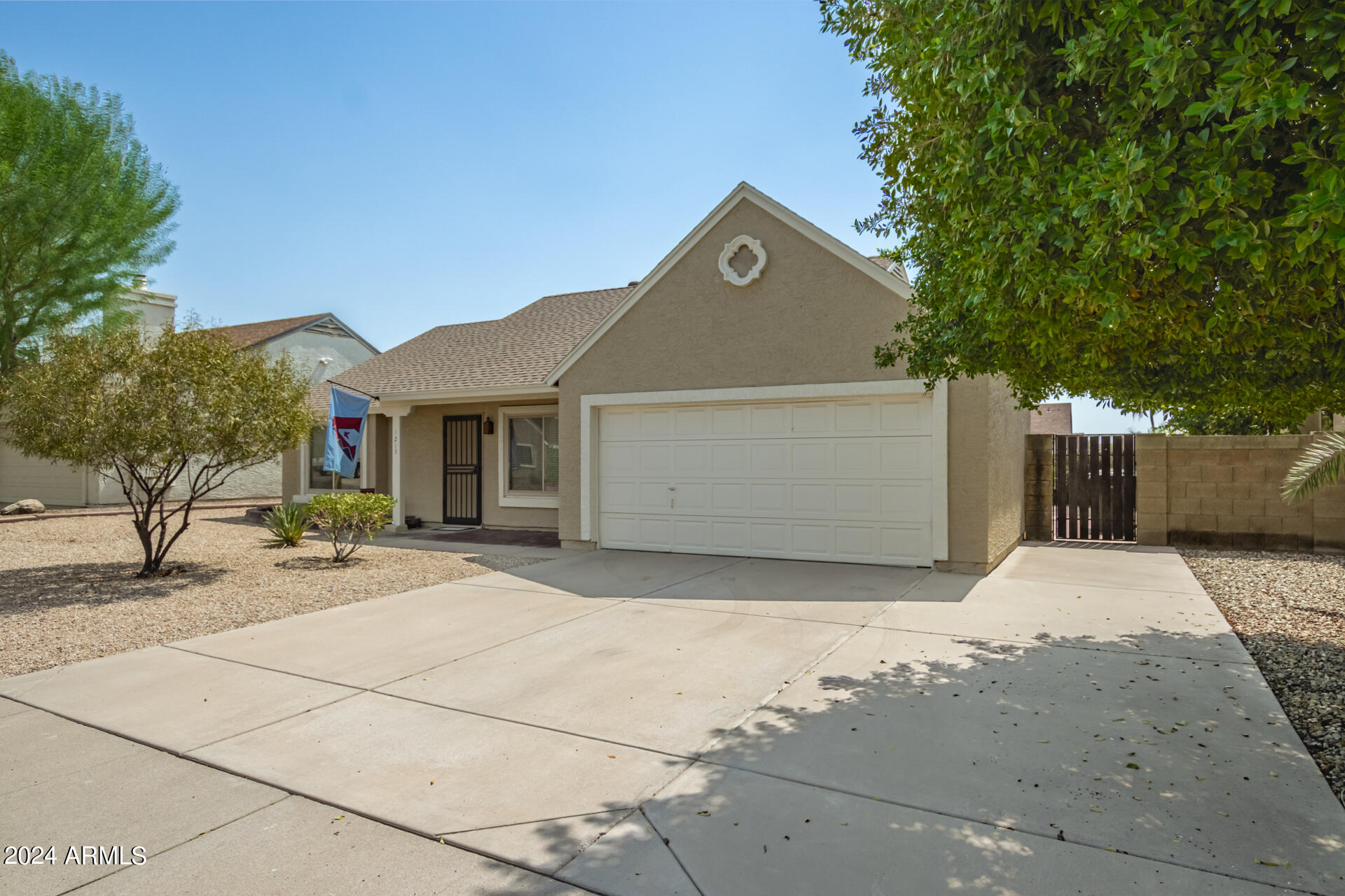 1213 E SEQUOIA Drive