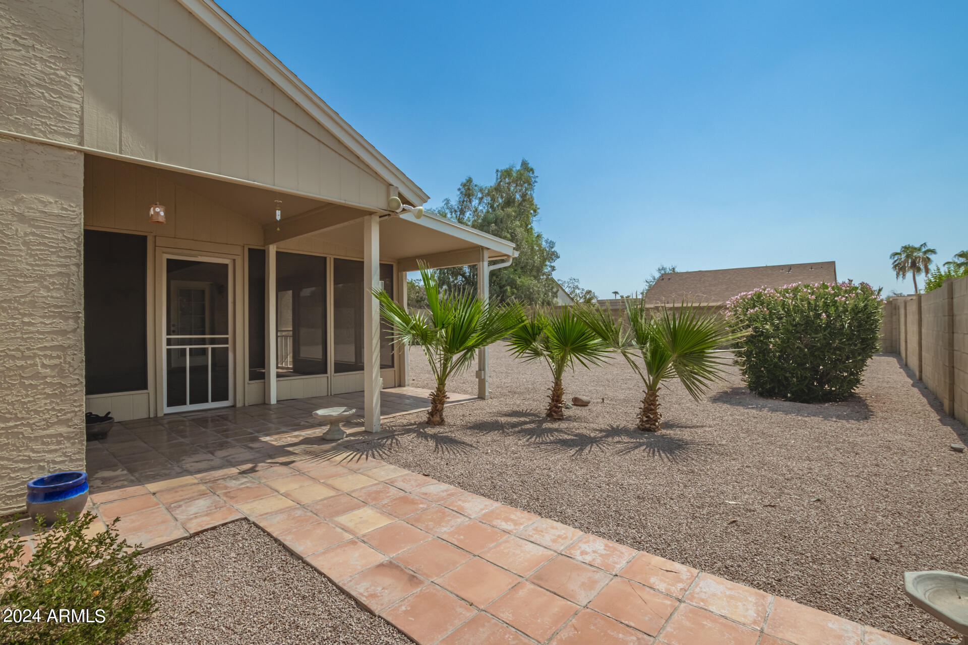 1213 E SEQUOIA Drive