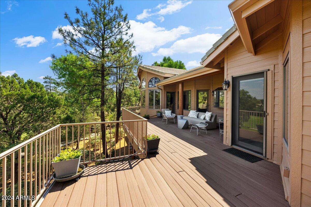 745 CROSSCREEK Drive