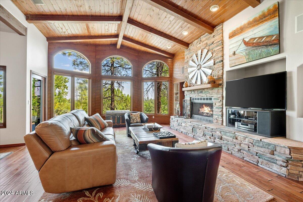 745 CROSSCREEK Drive