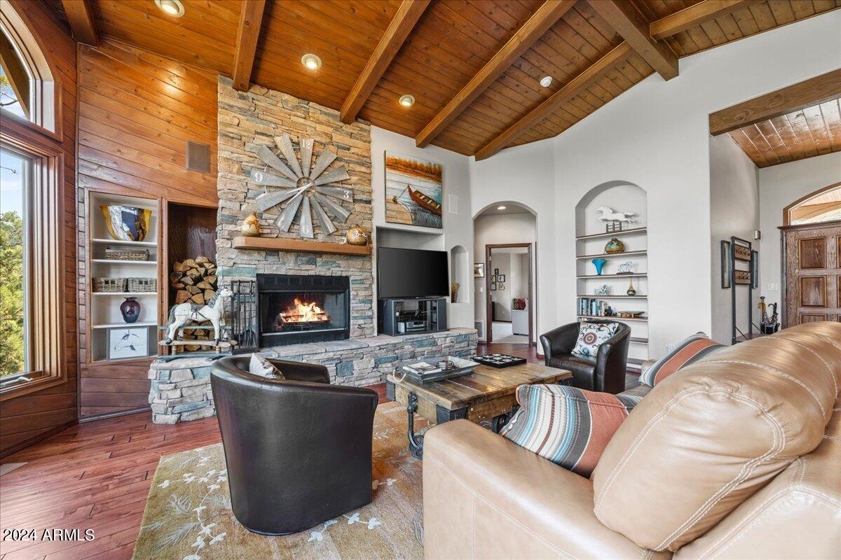 745 CROSSCREEK Drive