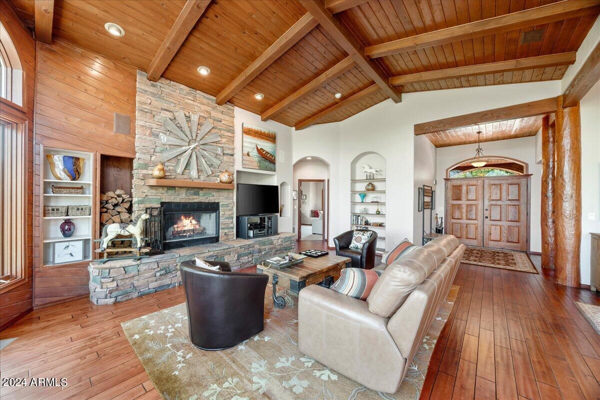 745 CROSSCREEK Drive