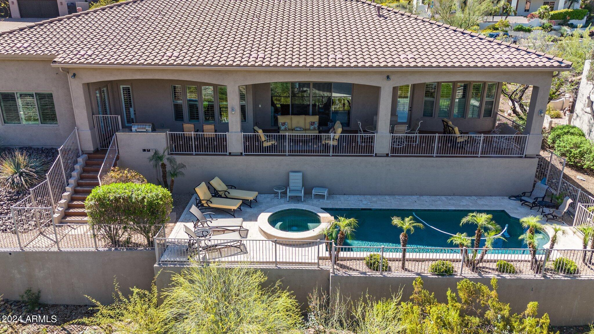 1532 E SHARON Drive