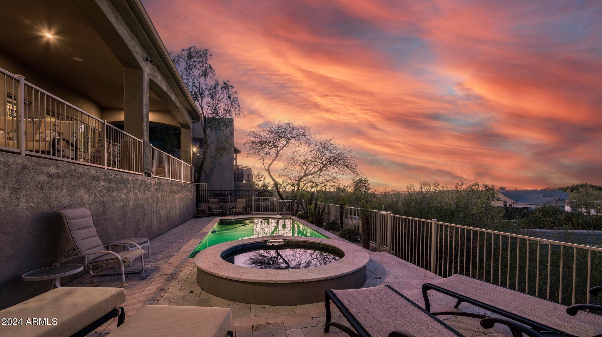1532 E SHARON Drive
