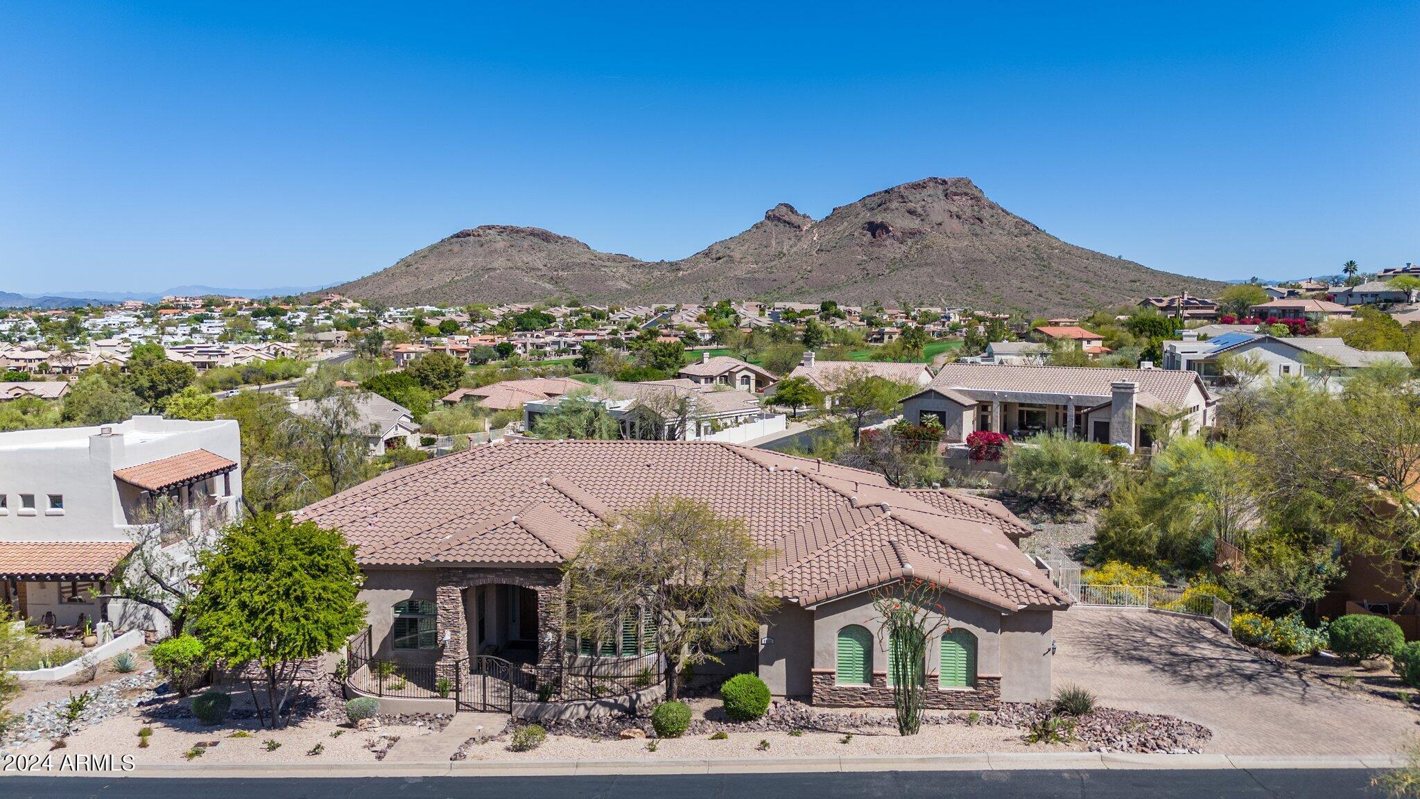 1532 E SHARON Drive