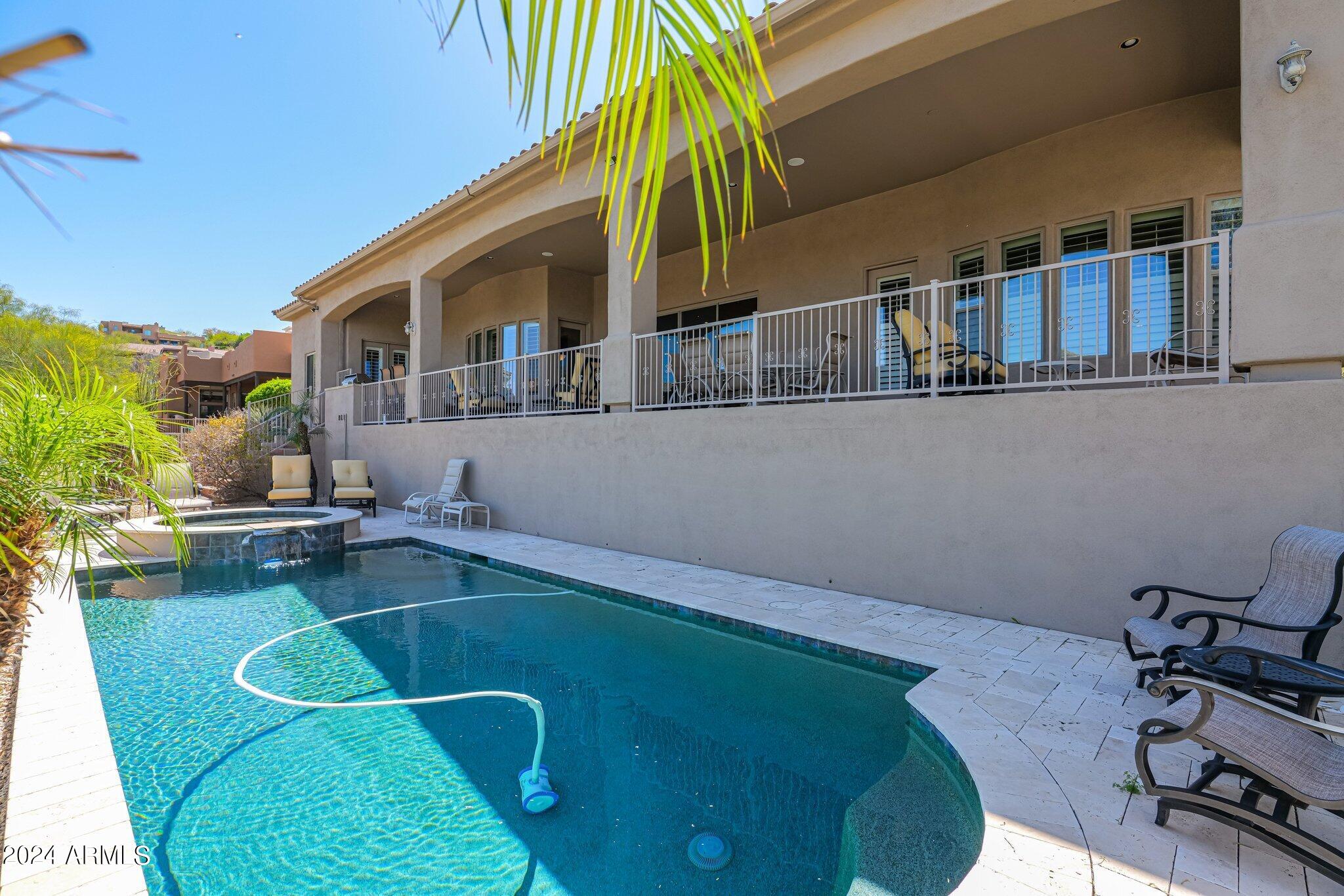 1532 E SHARON Drive