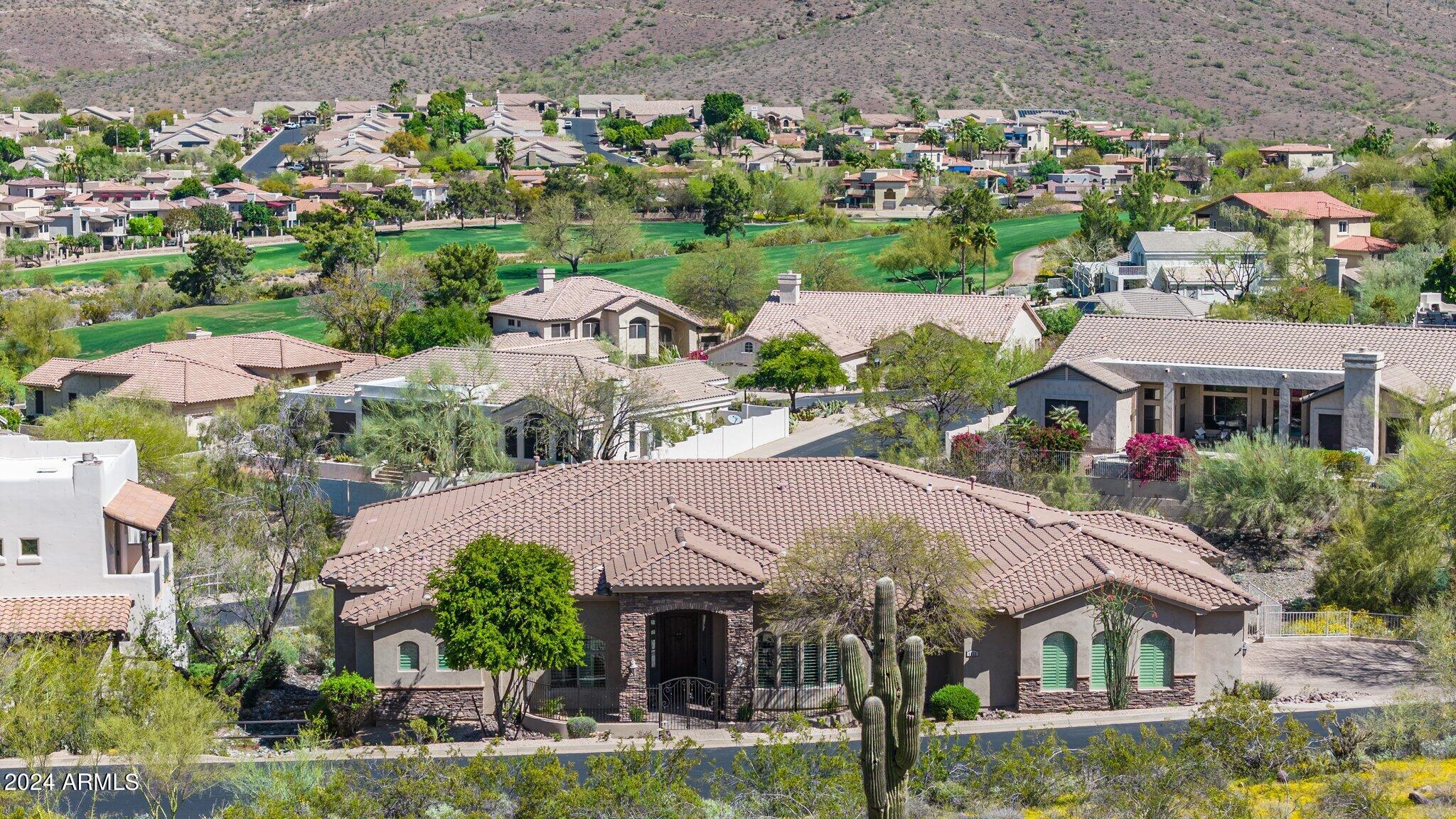 1532 E SHARON Drive