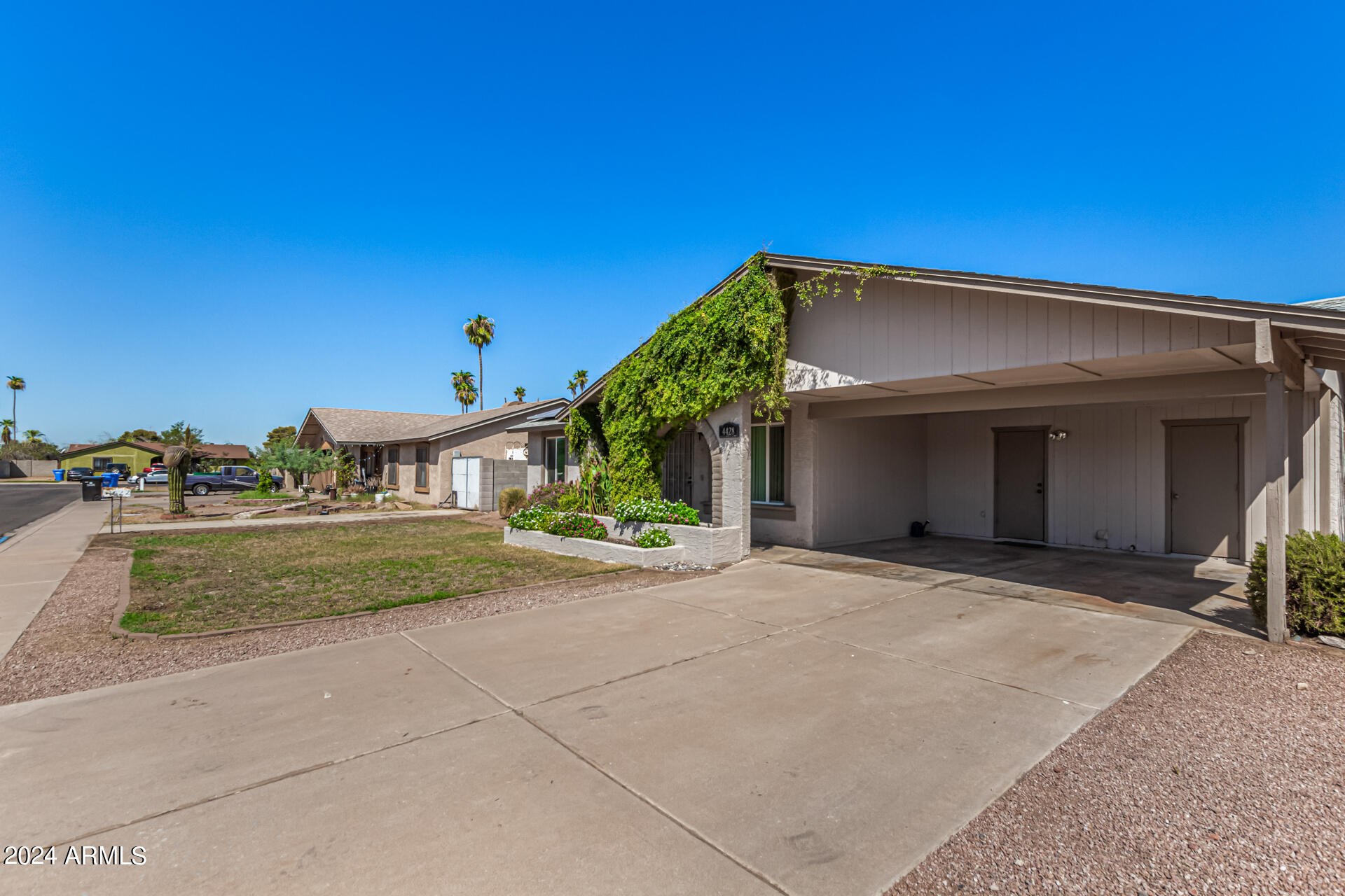 4428 E WAYLAND Road