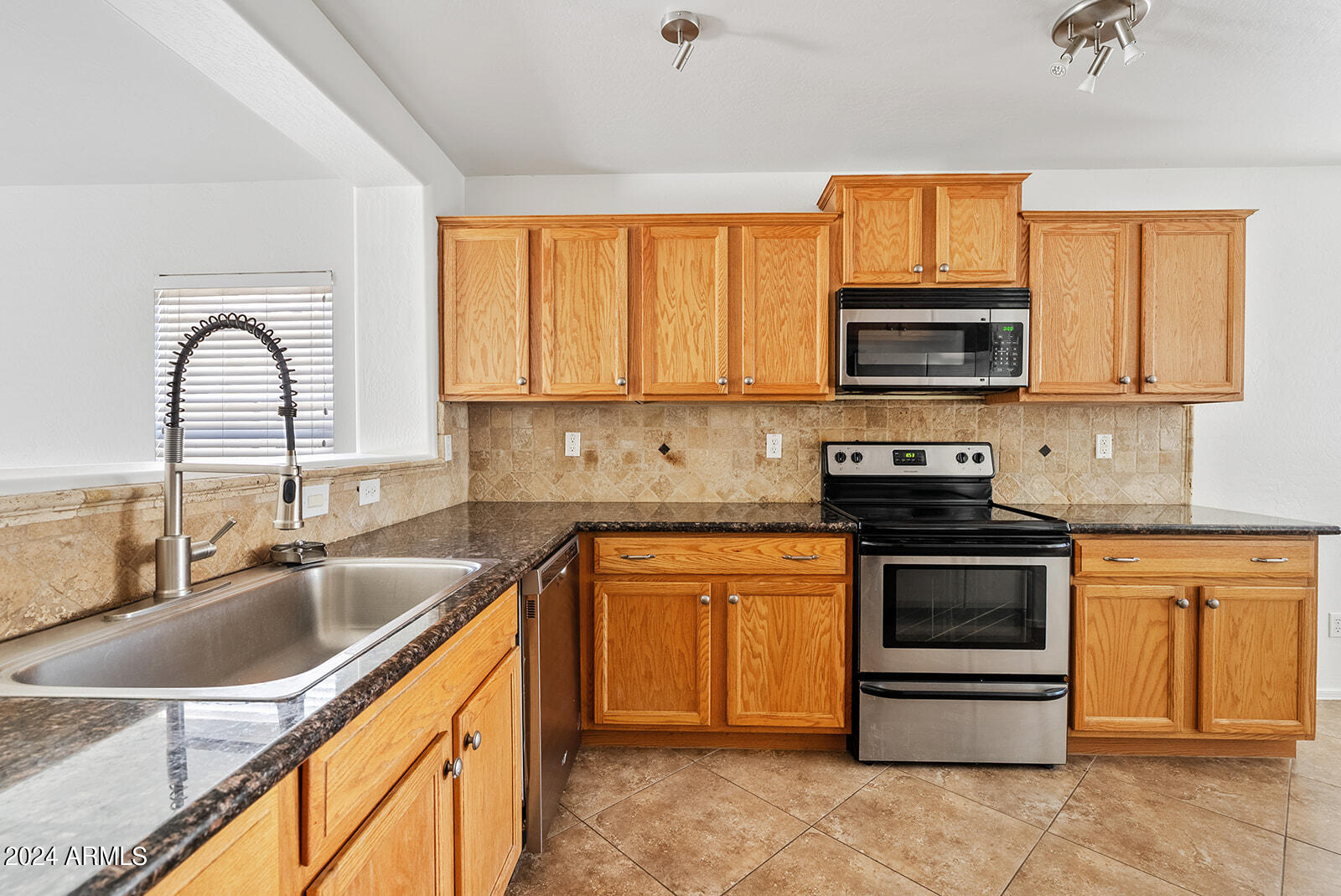 4055 E SIERRITA Road