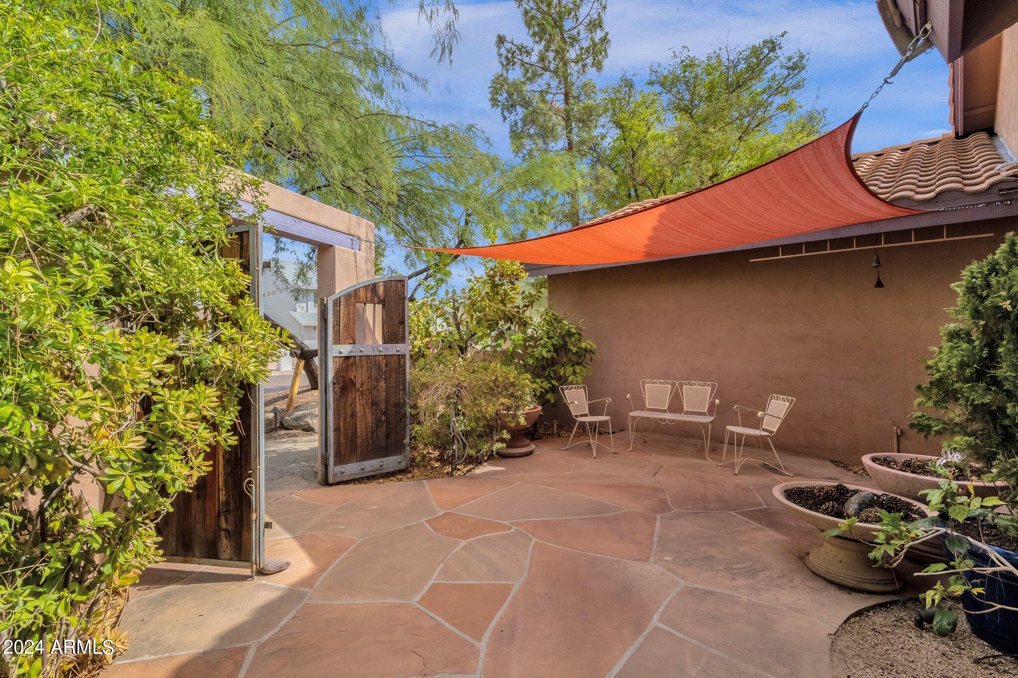 1921 E GREENTREE Drive