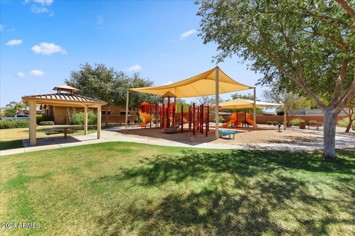 9206 W PINNACLE VISTA Drive