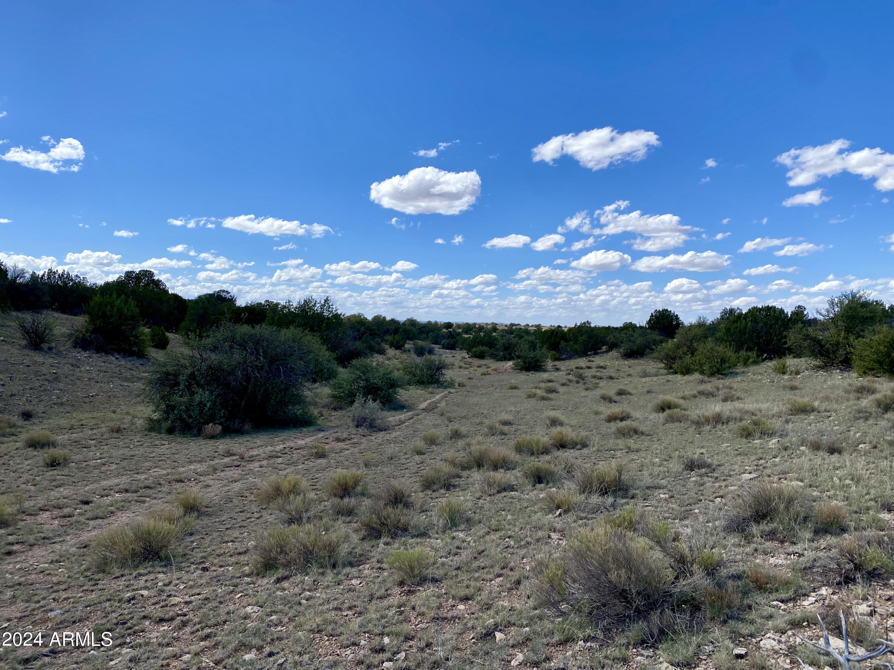 5733 W CLOVE HITCH Road 356