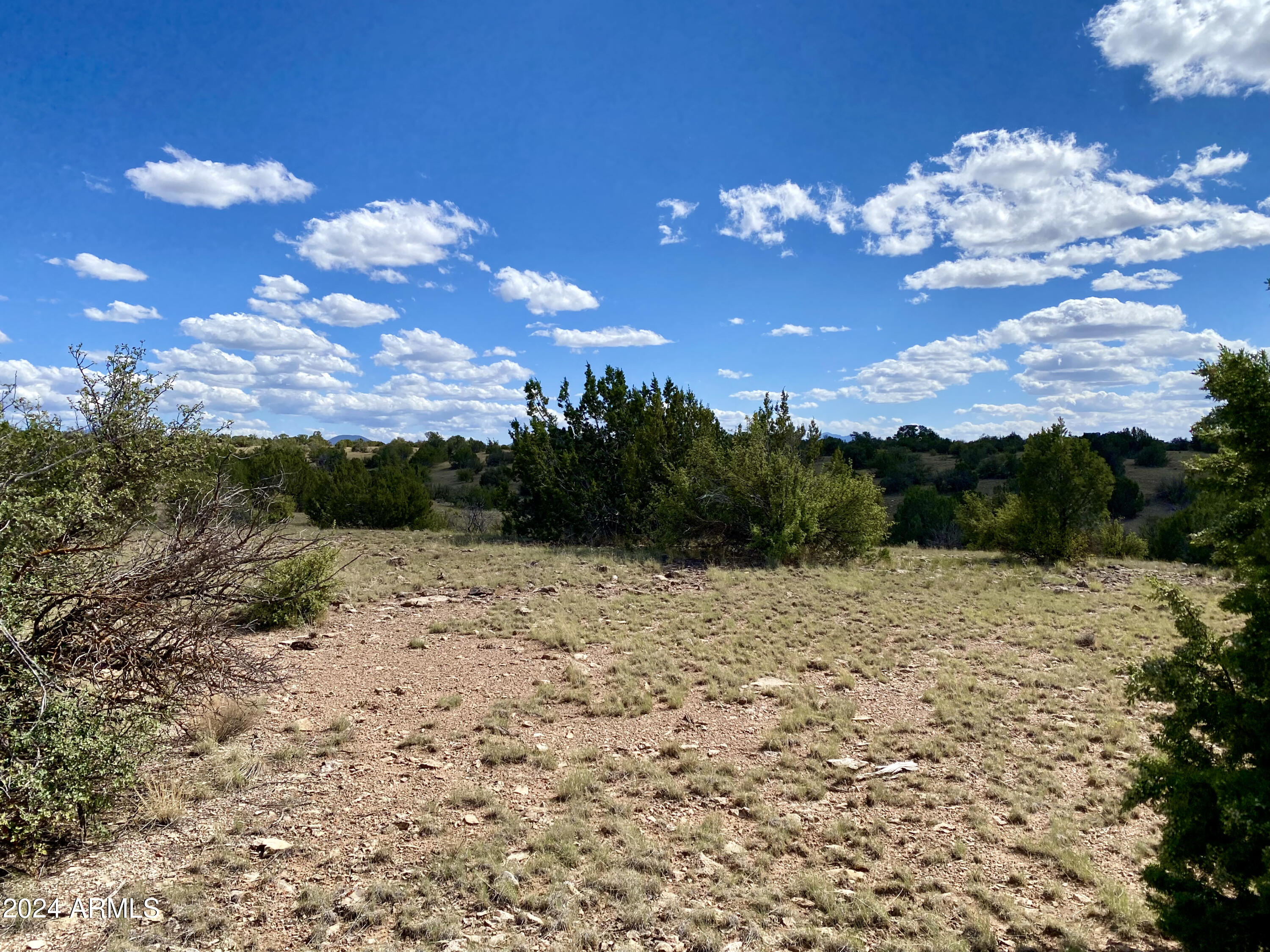 5733 W CLOVE HITCH Road 356