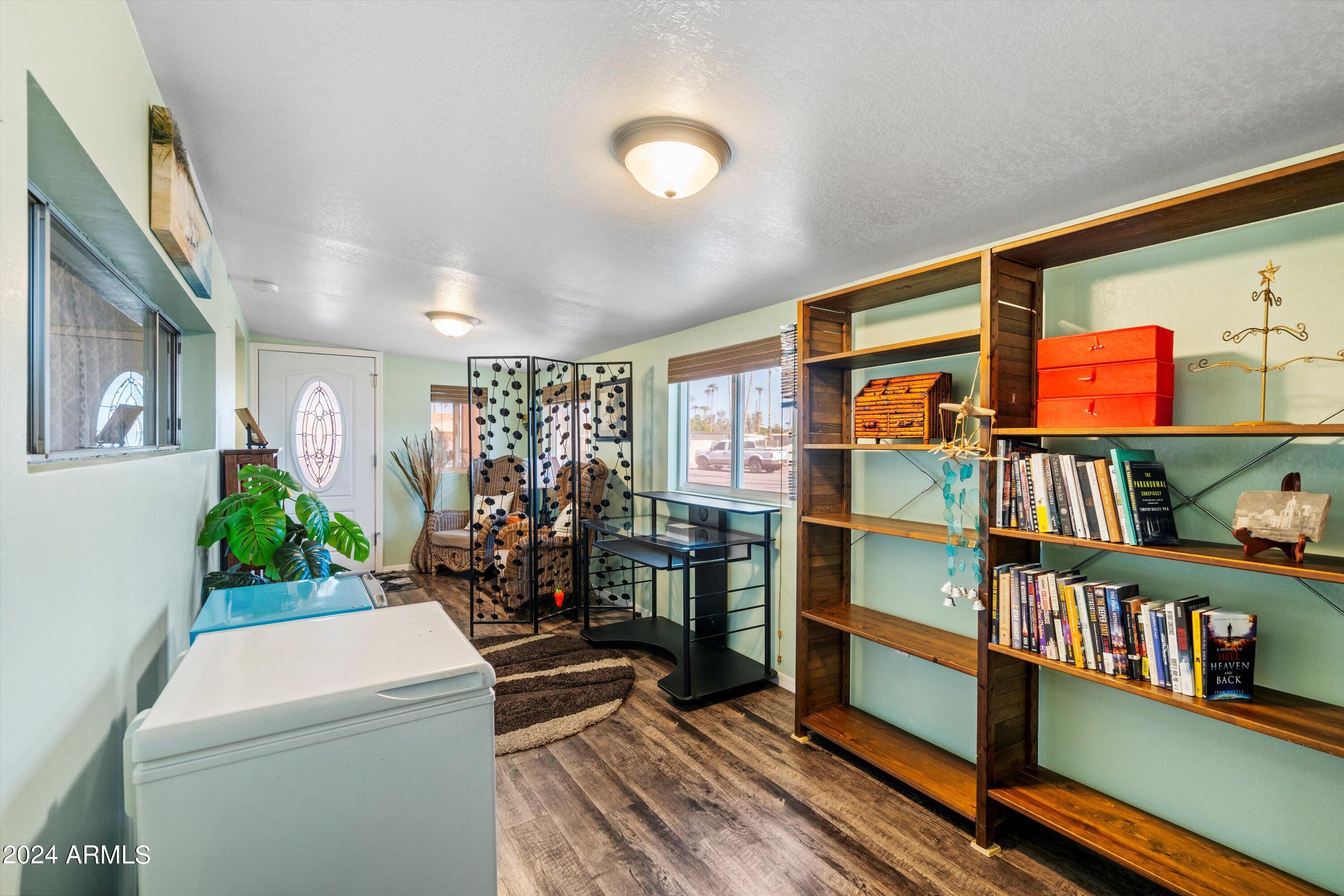 4065 E University Drive, 256