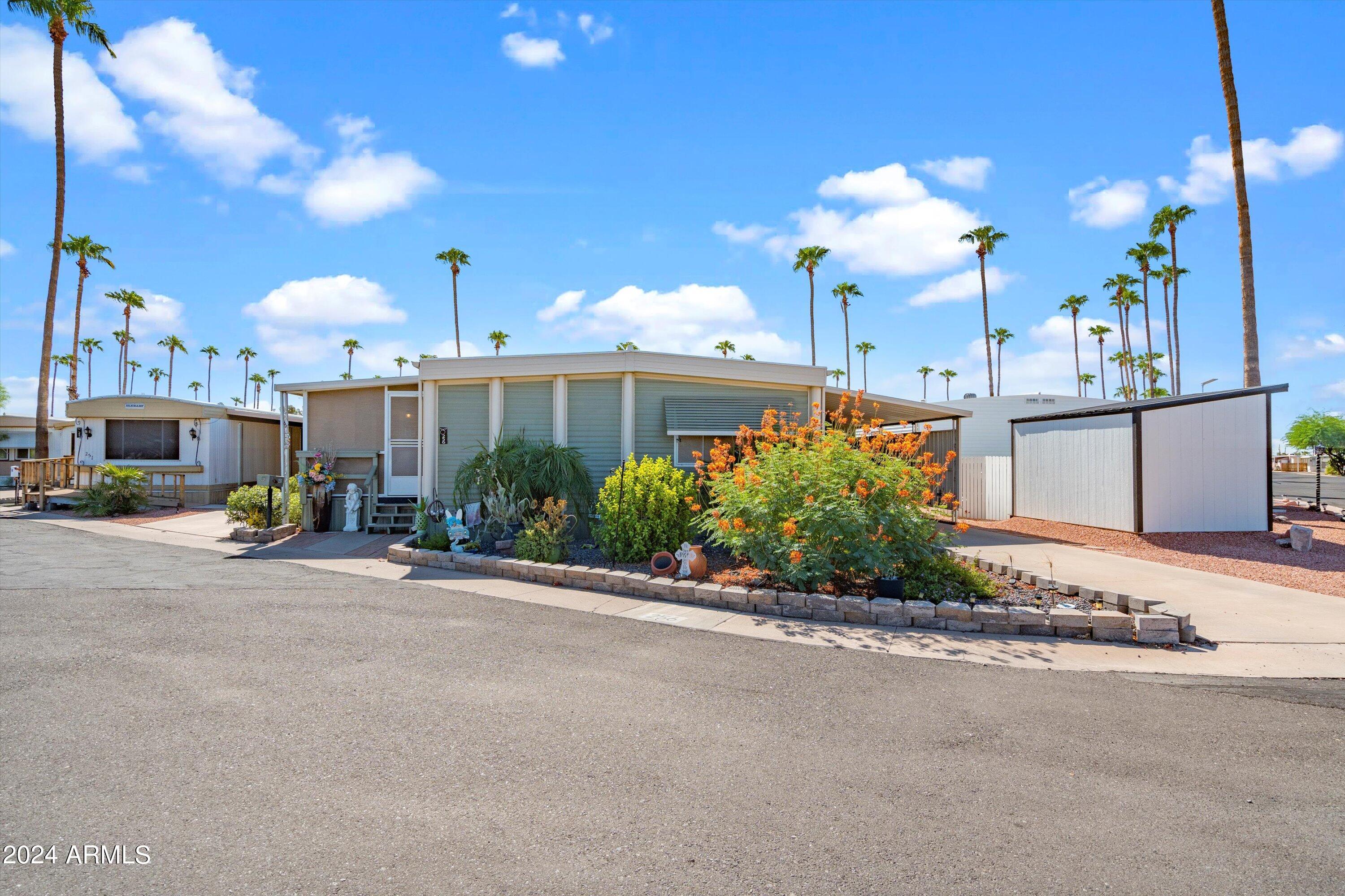 4065 E University Drive, 256