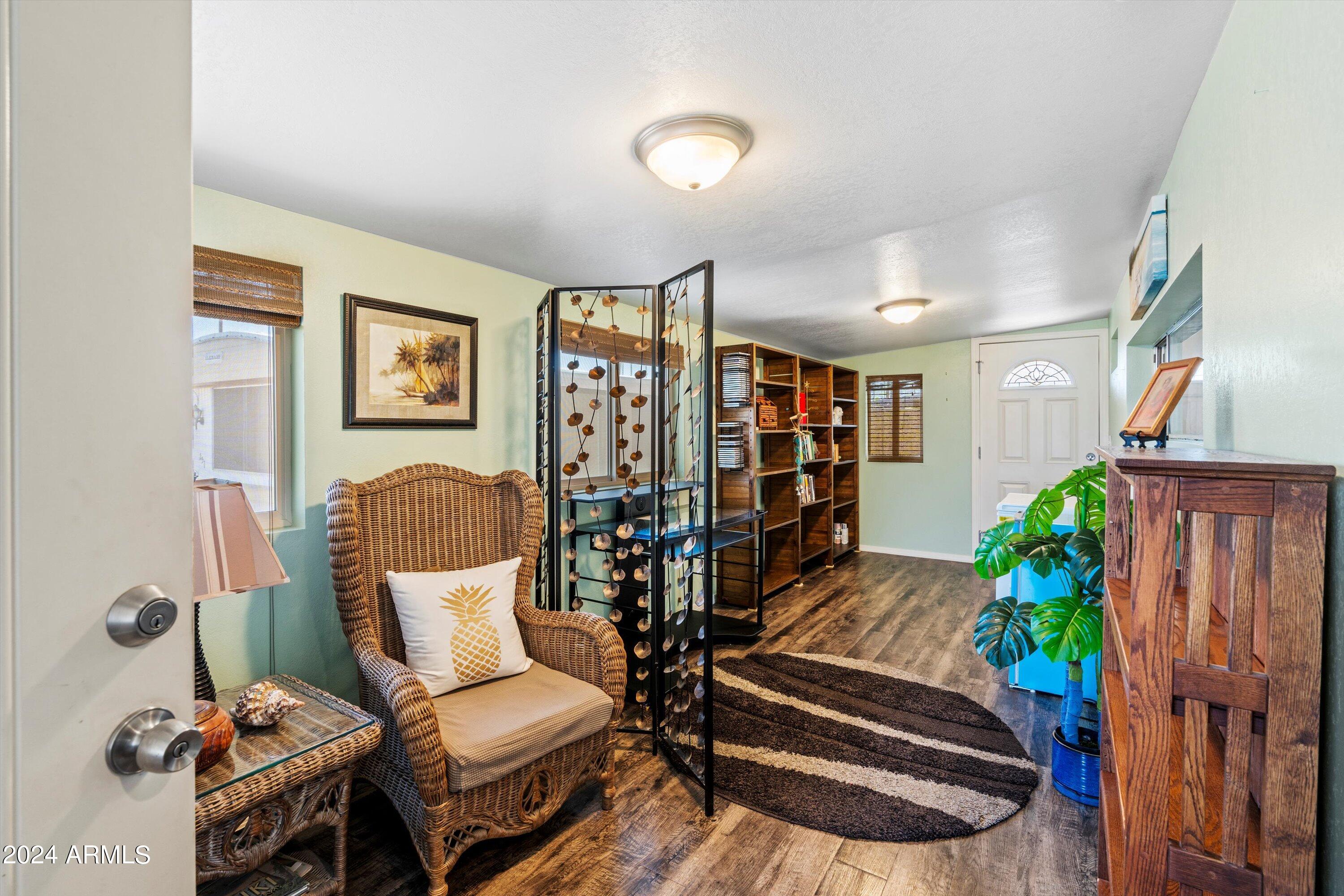 4065 E University Drive, 256