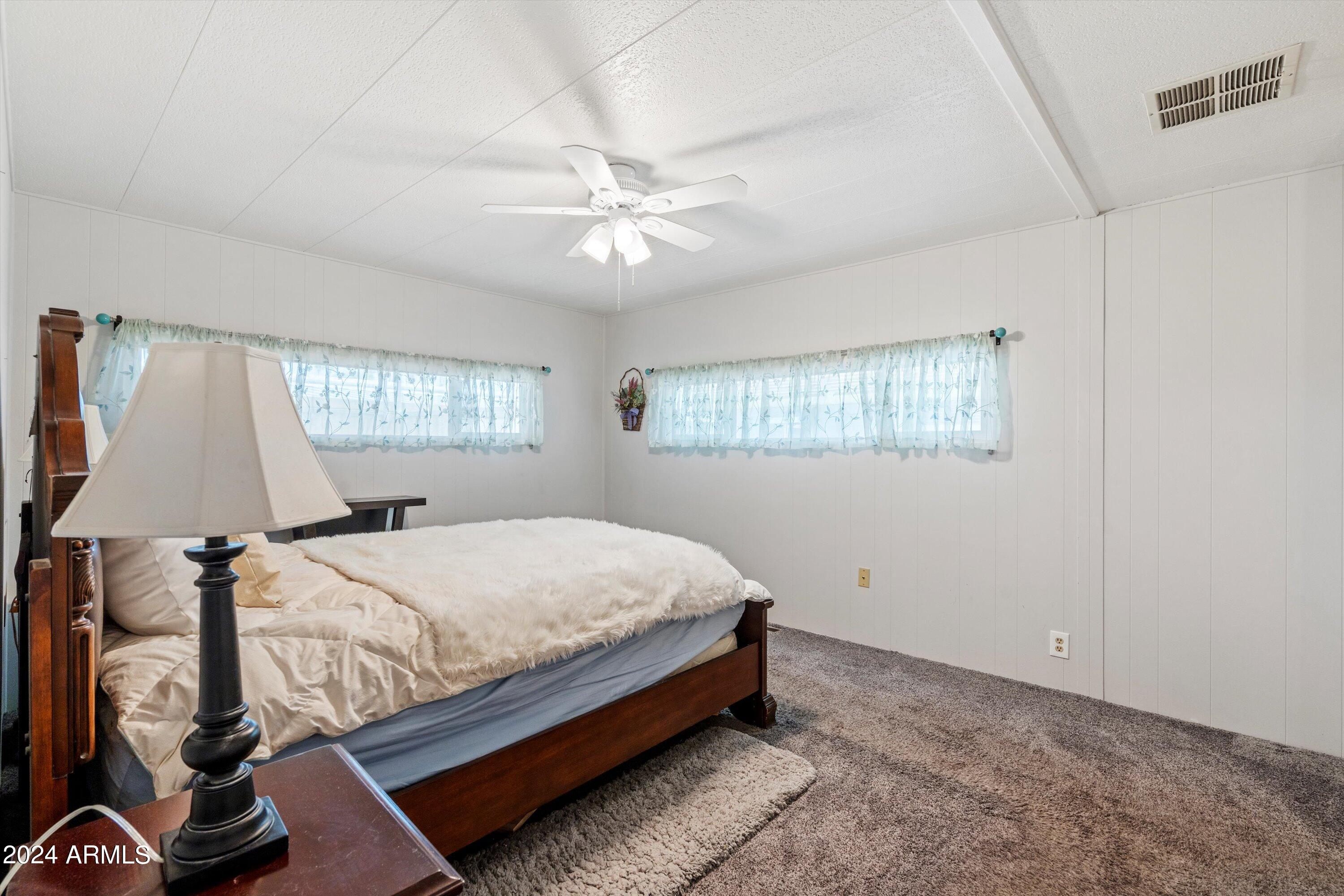 4065 E University Drive, 256