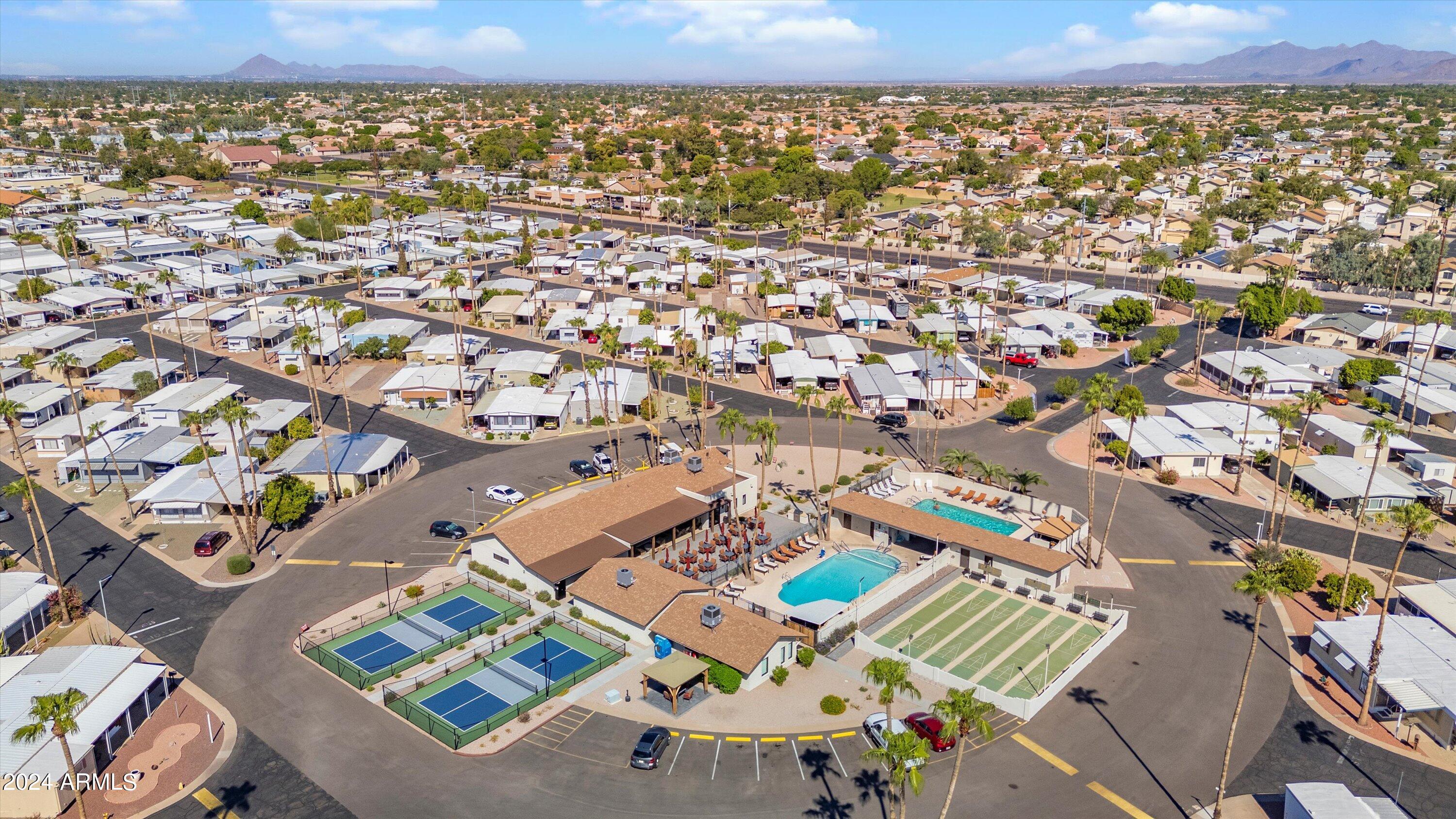 4065 E University Drive, 256