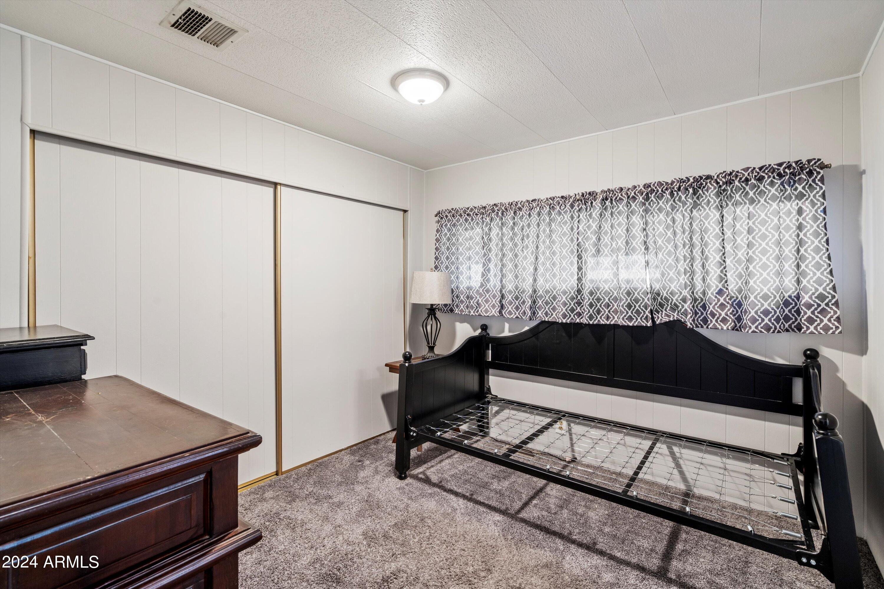 4065 E University Drive, 256