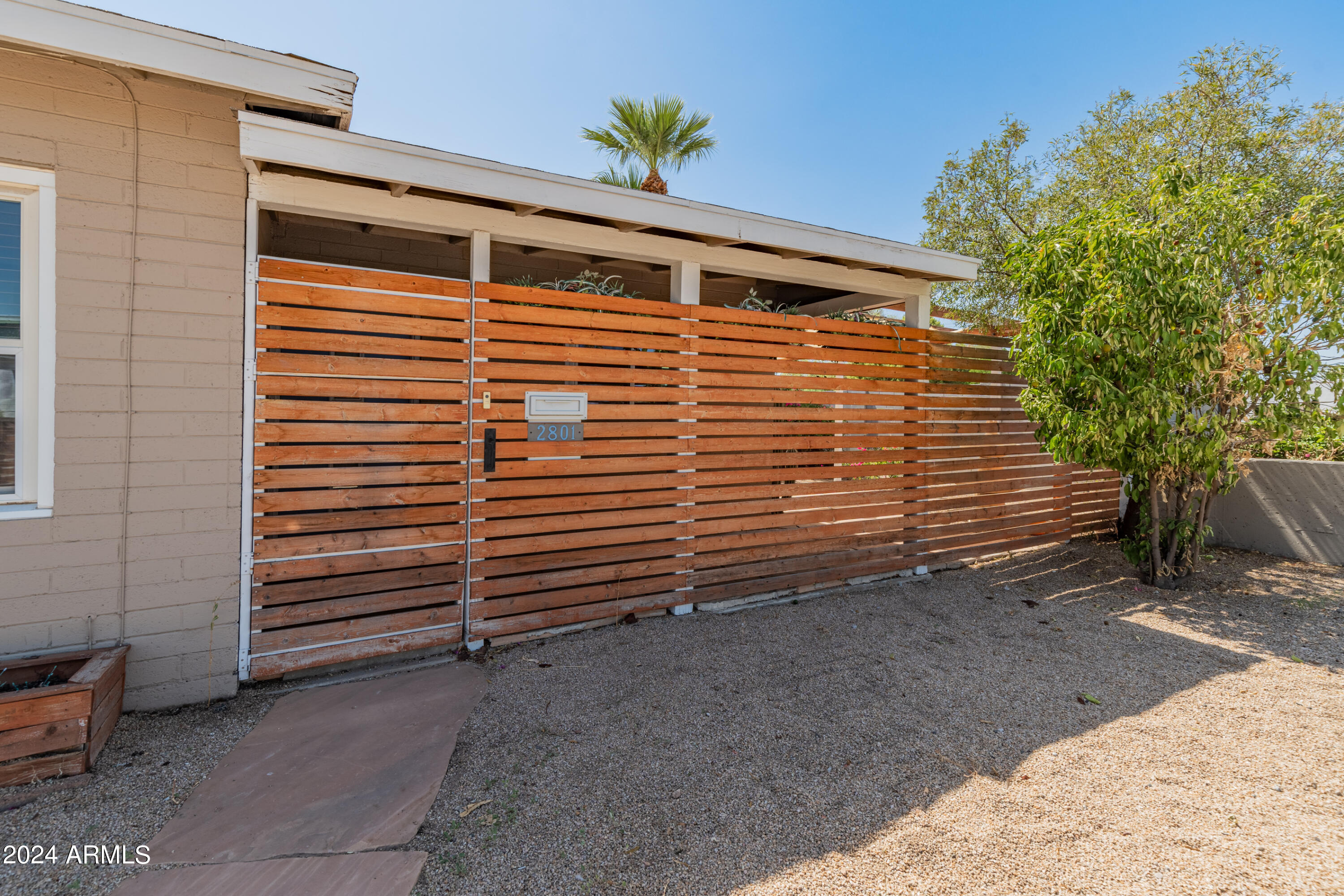 2801 E OSBORN Road