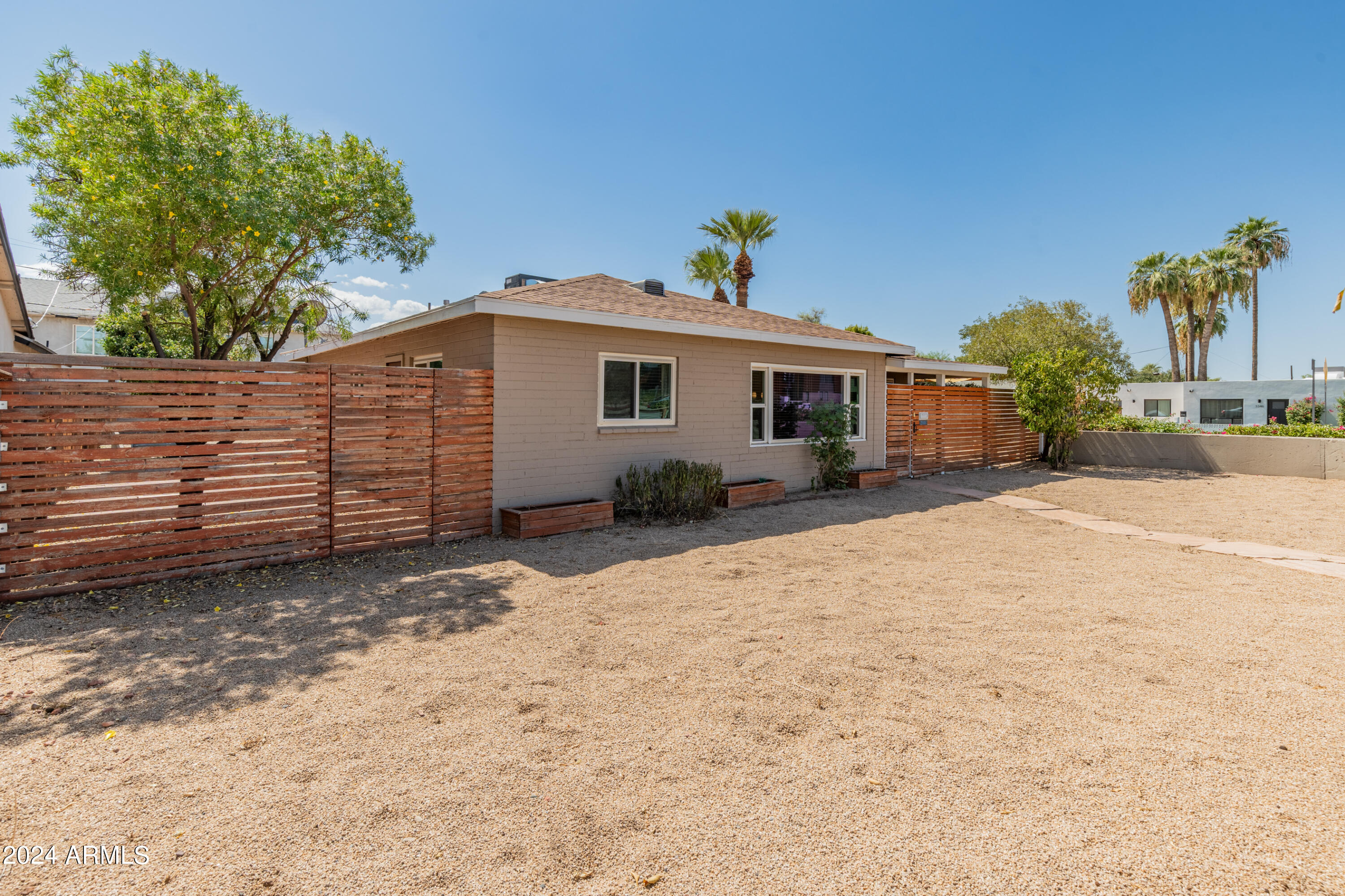 2801 E OSBORN Road