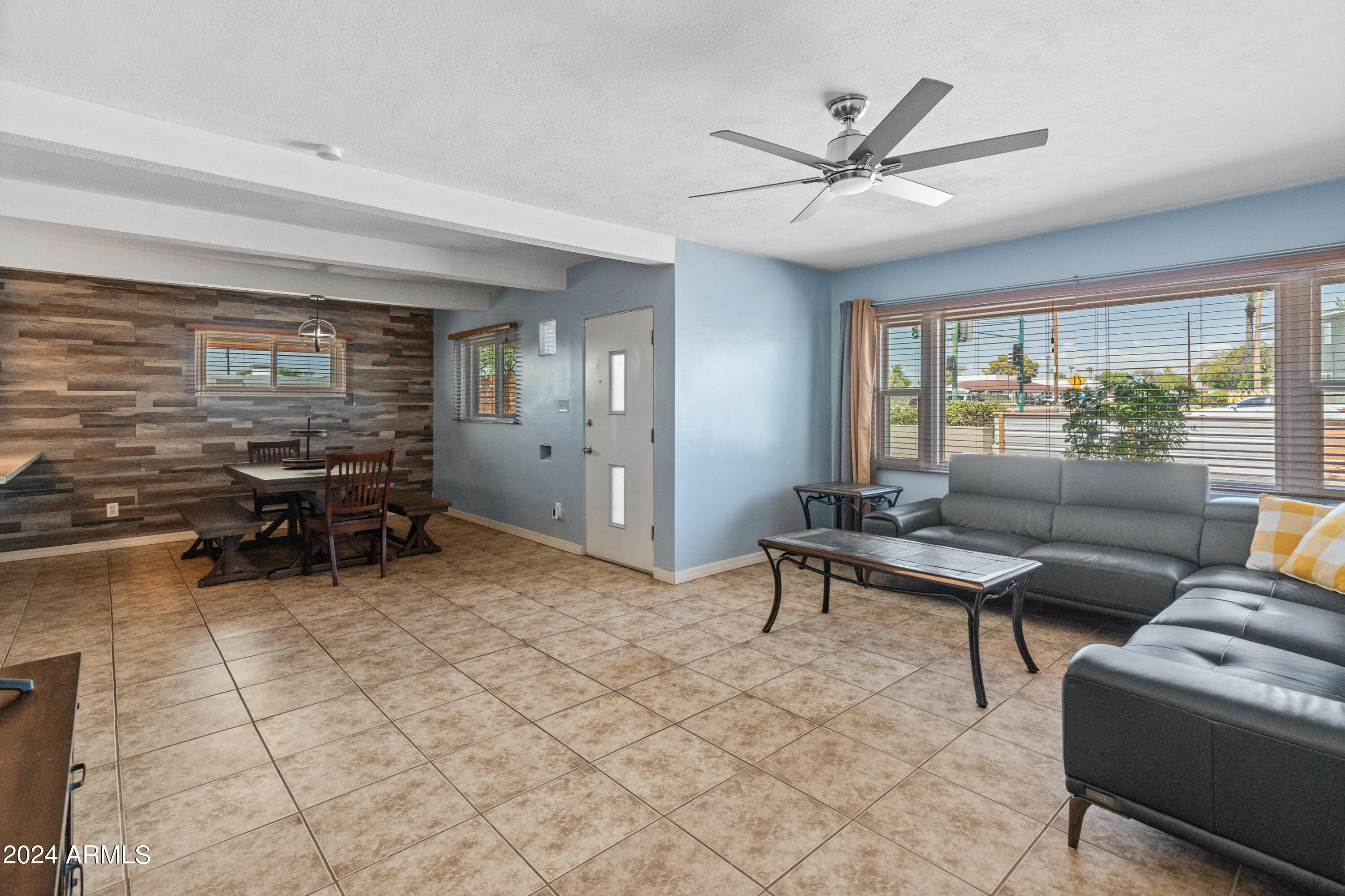 2801 E OSBORN Road