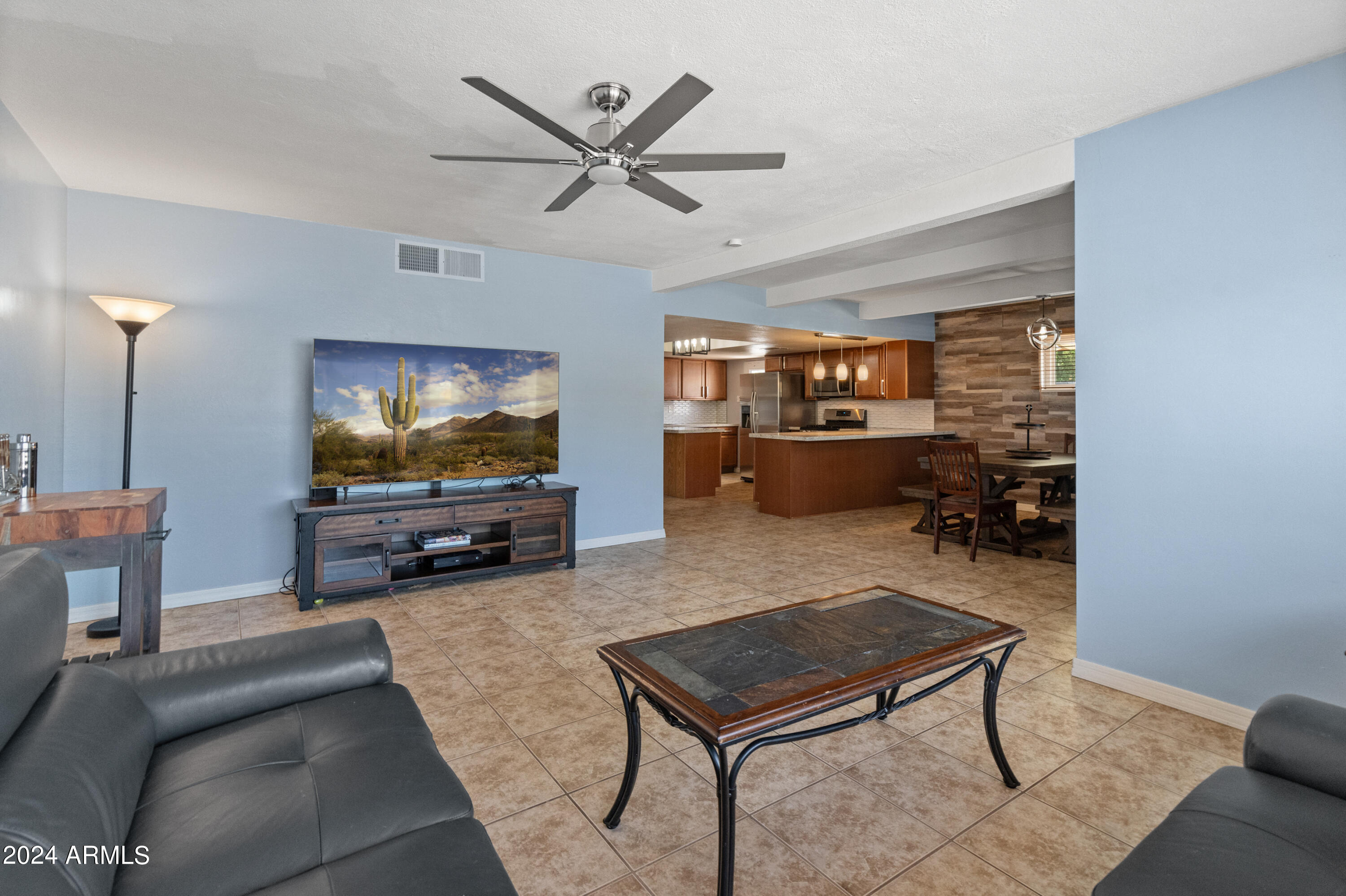 2801 E OSBORN Road
