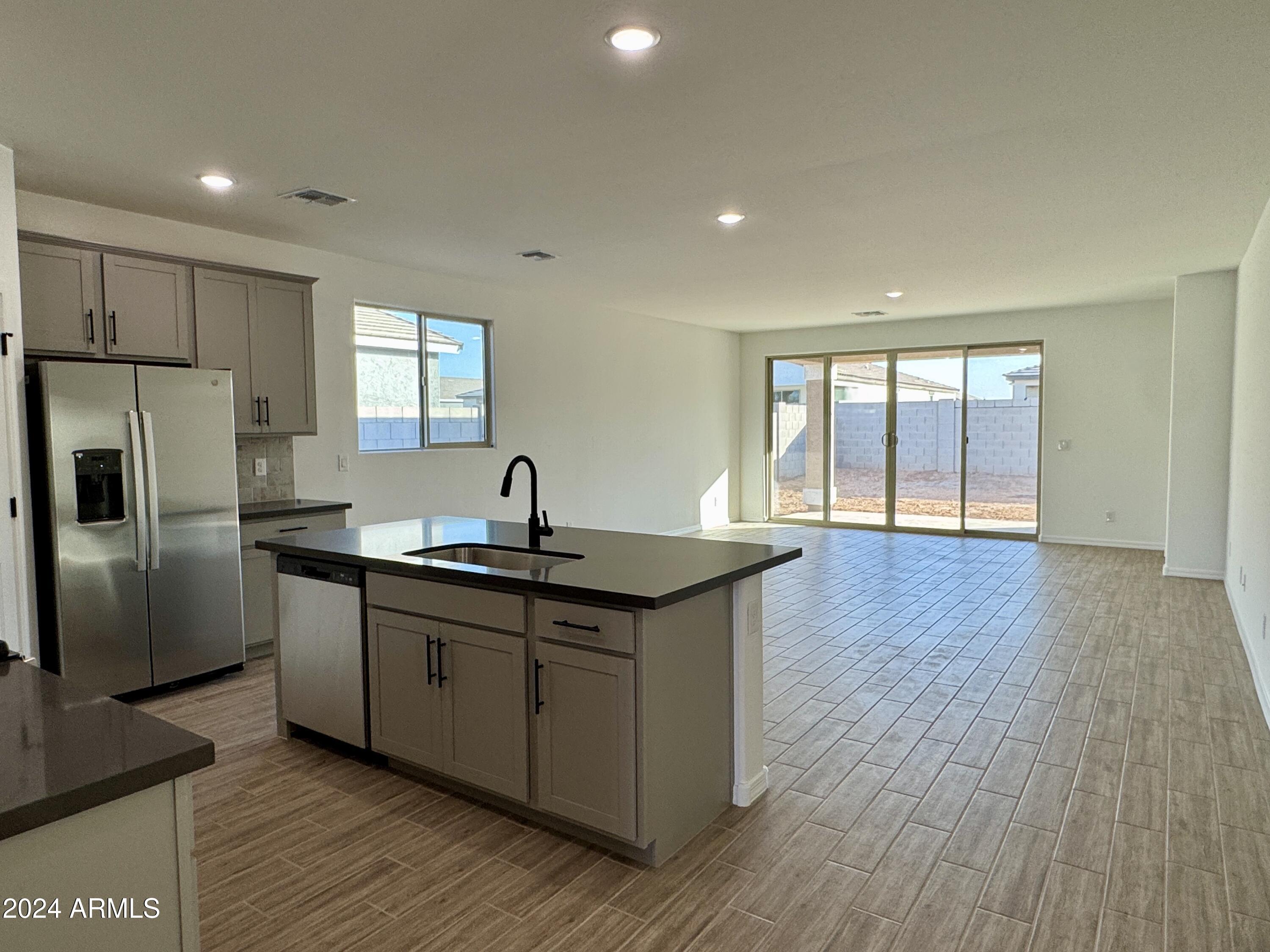 5541 W SUMMERSIDE Road
