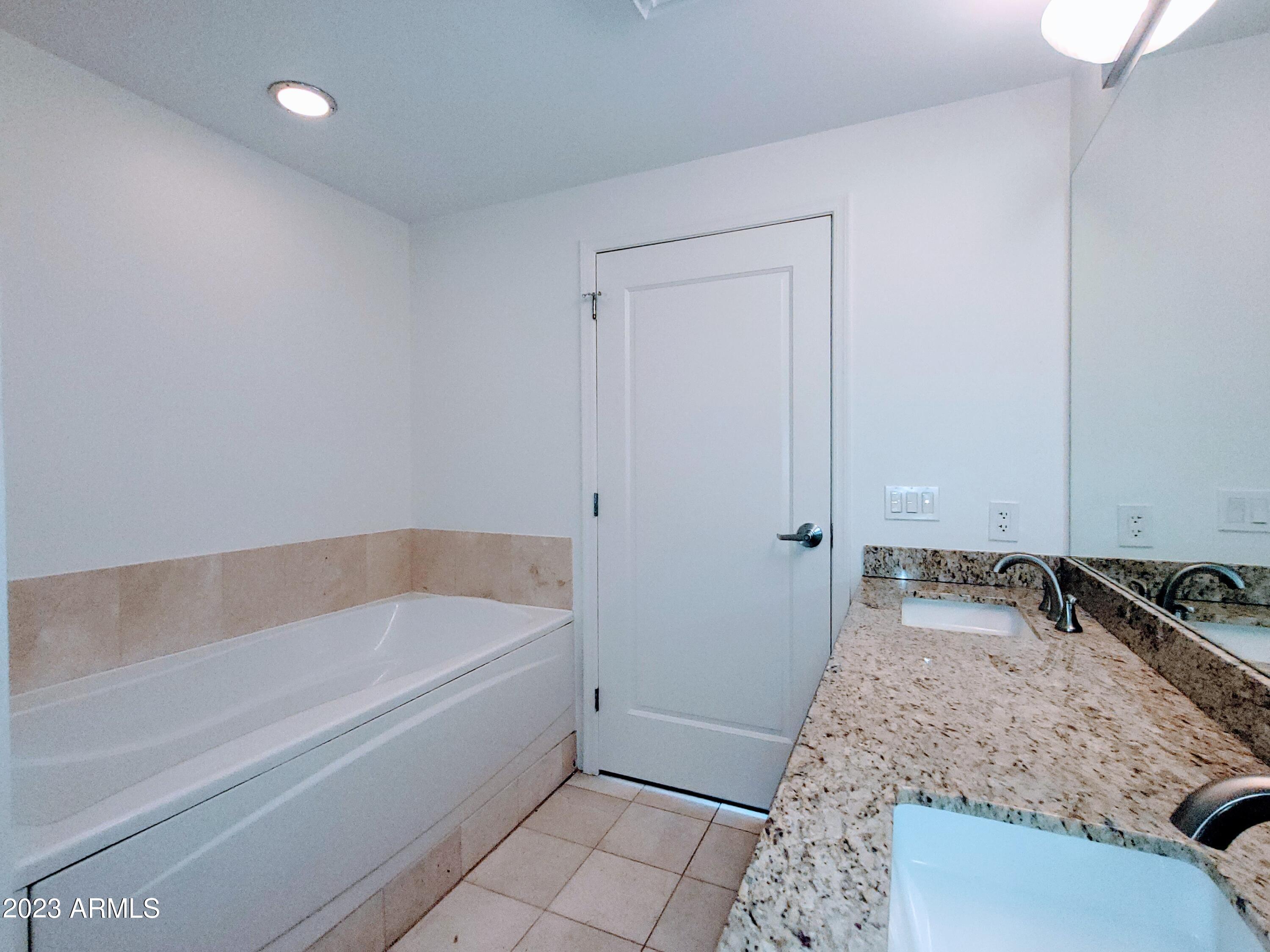 310 S 4TH Street 806