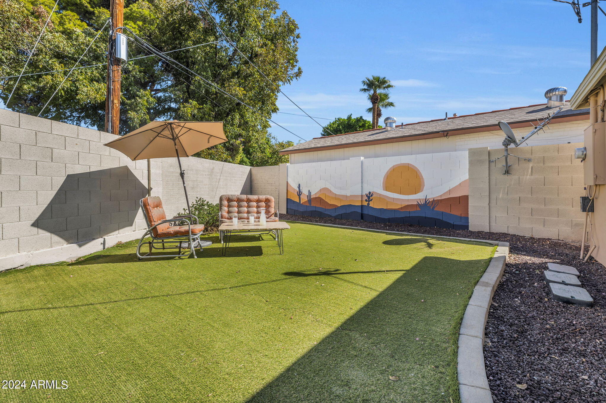 222 E ORANGE Drive