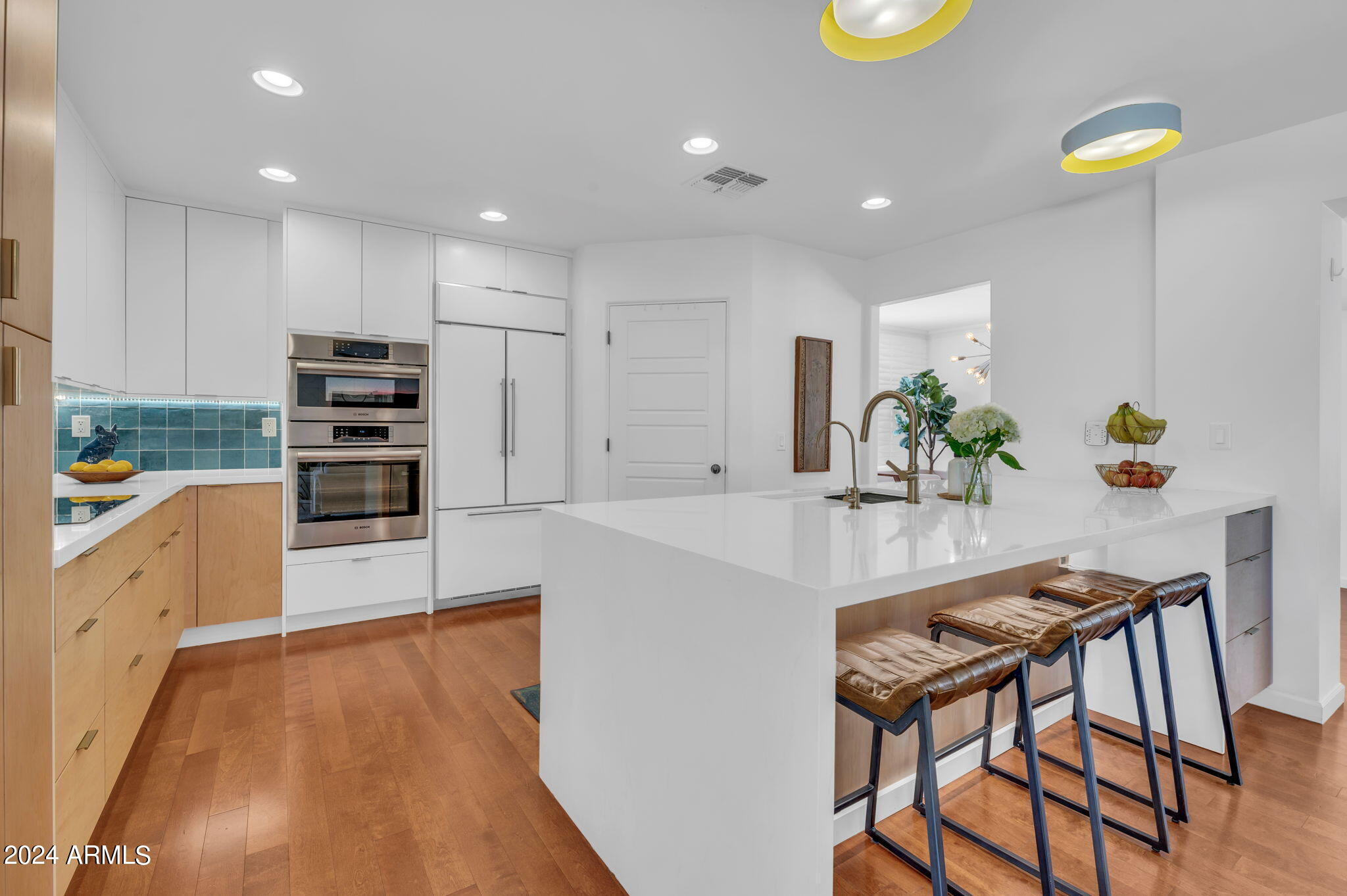 222 E ORANGE Drive