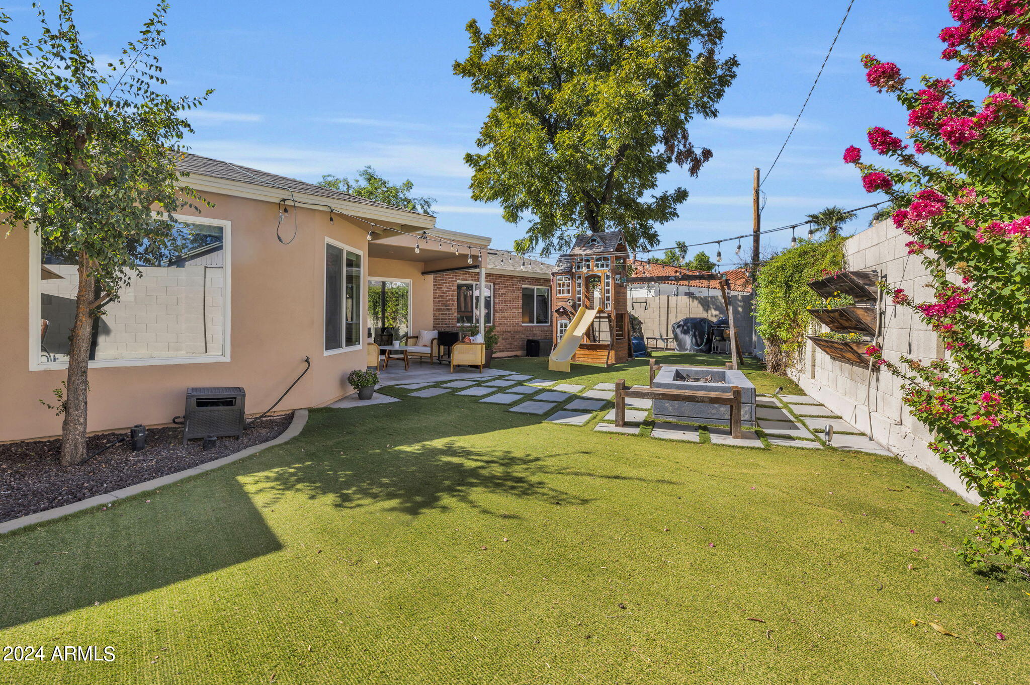 222 E ORANGE Drive