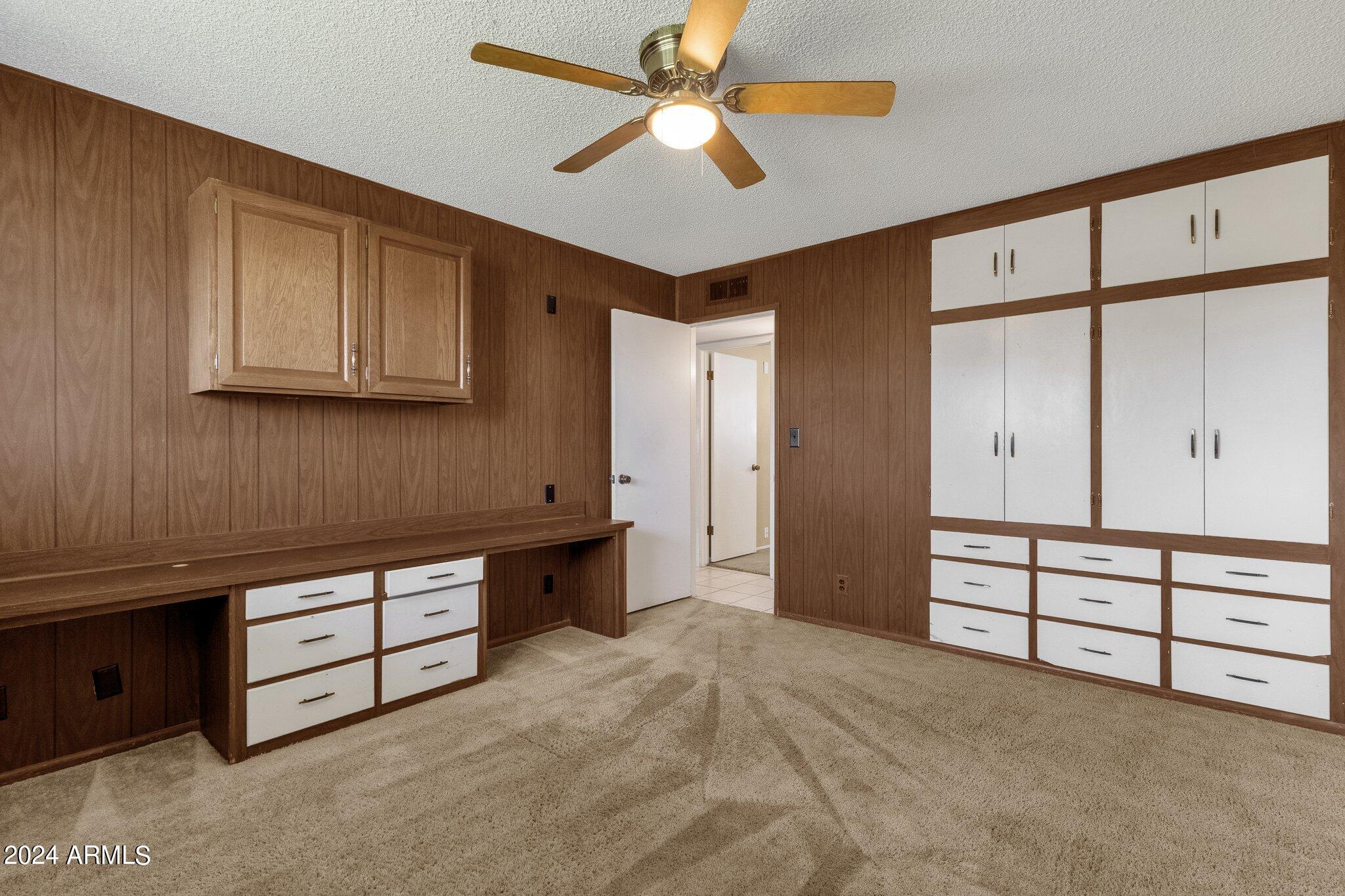 1124 E 6TH Place