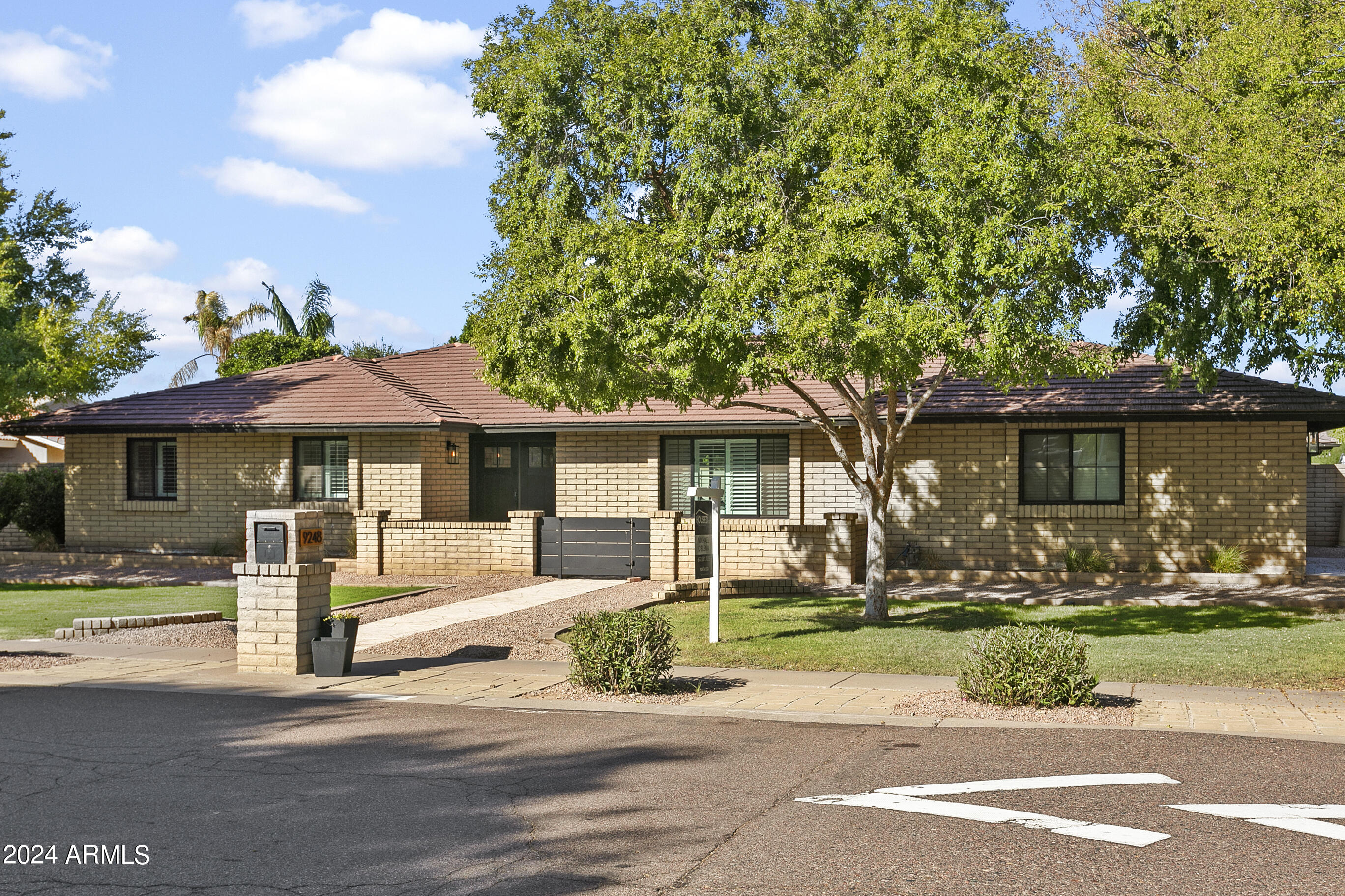 9248 S LAKESHORE Drive