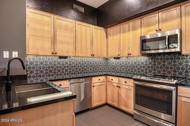2989 N 44TH Street 3009